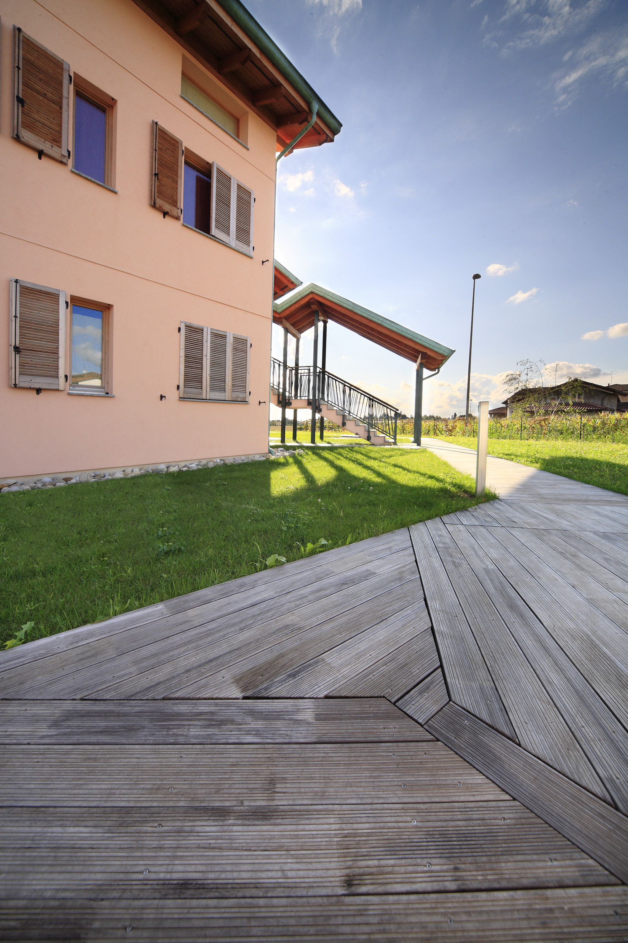 Casa-in-legno-decking-lecco
