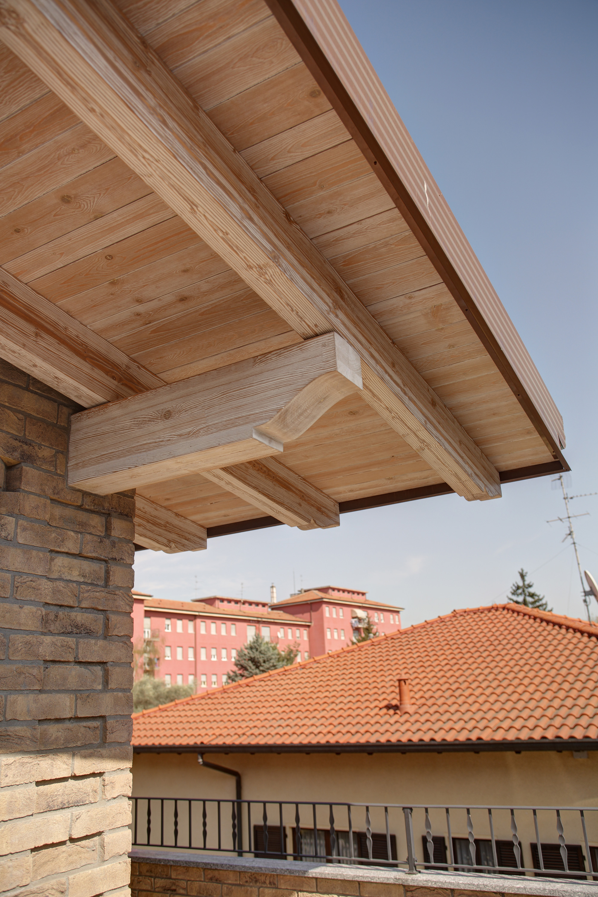 Tetto-in-legno-abete-monza