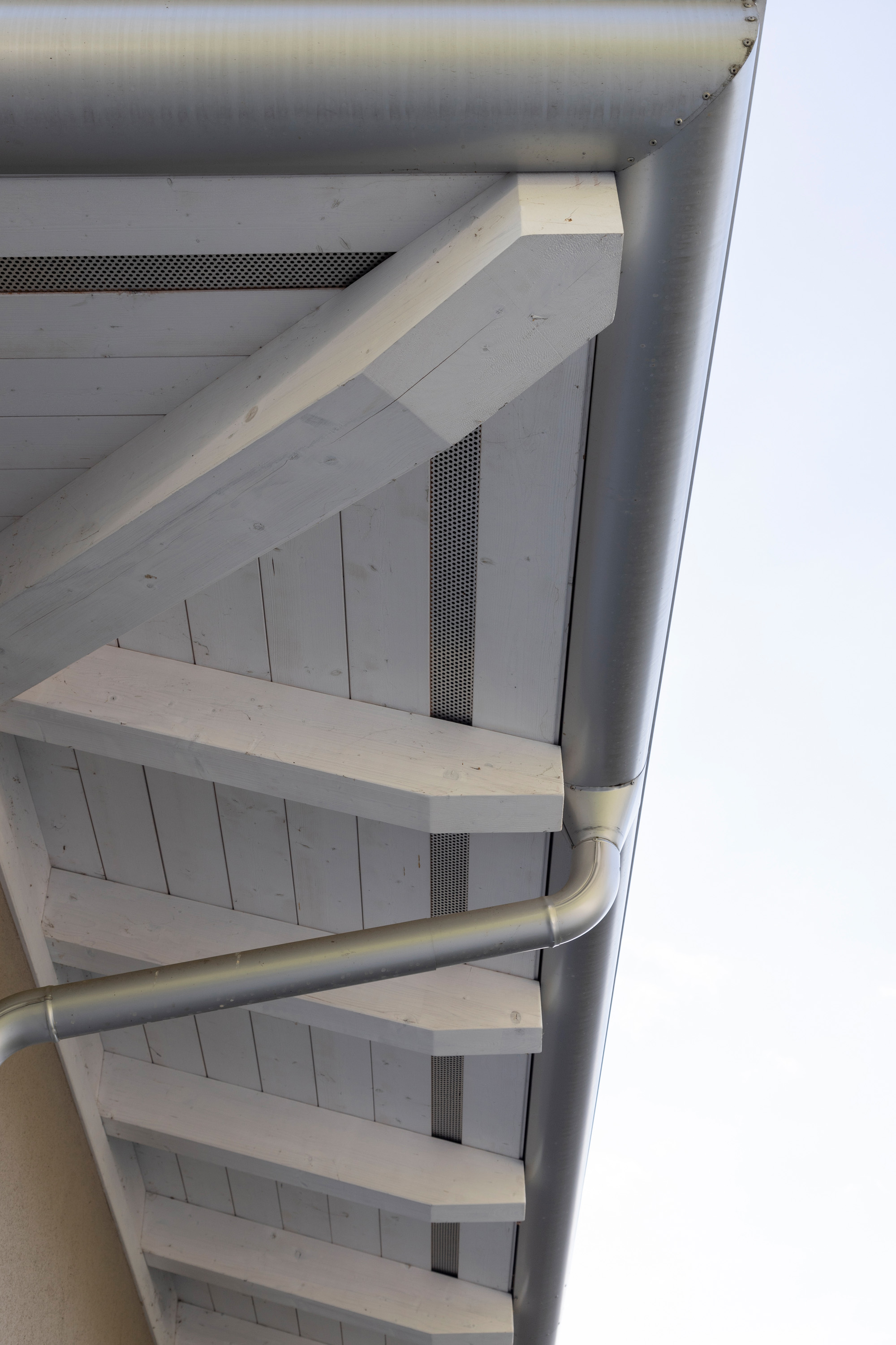 Tetto-in-legno-bianco-monza