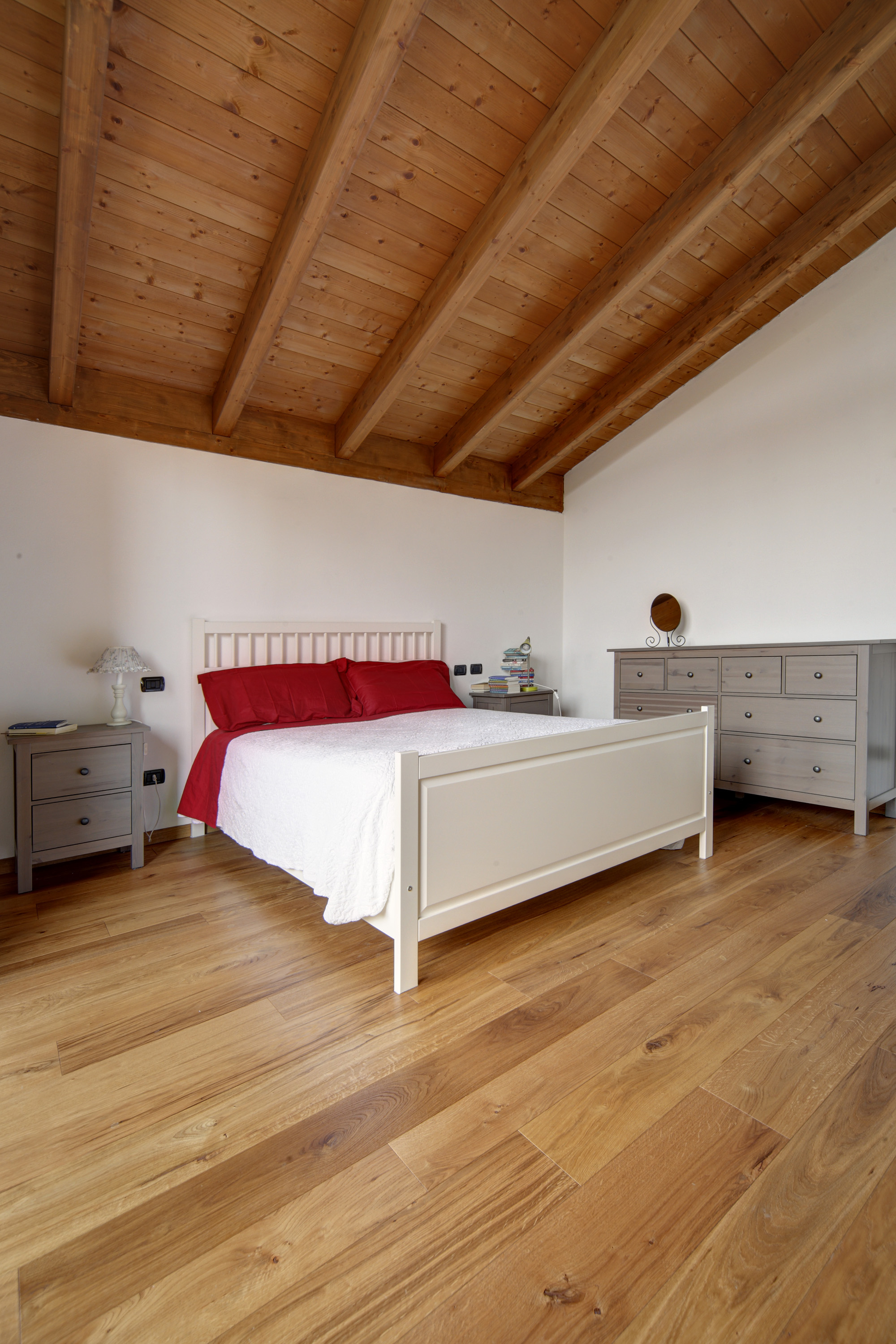 Tetto-in-legno-camera-lecco