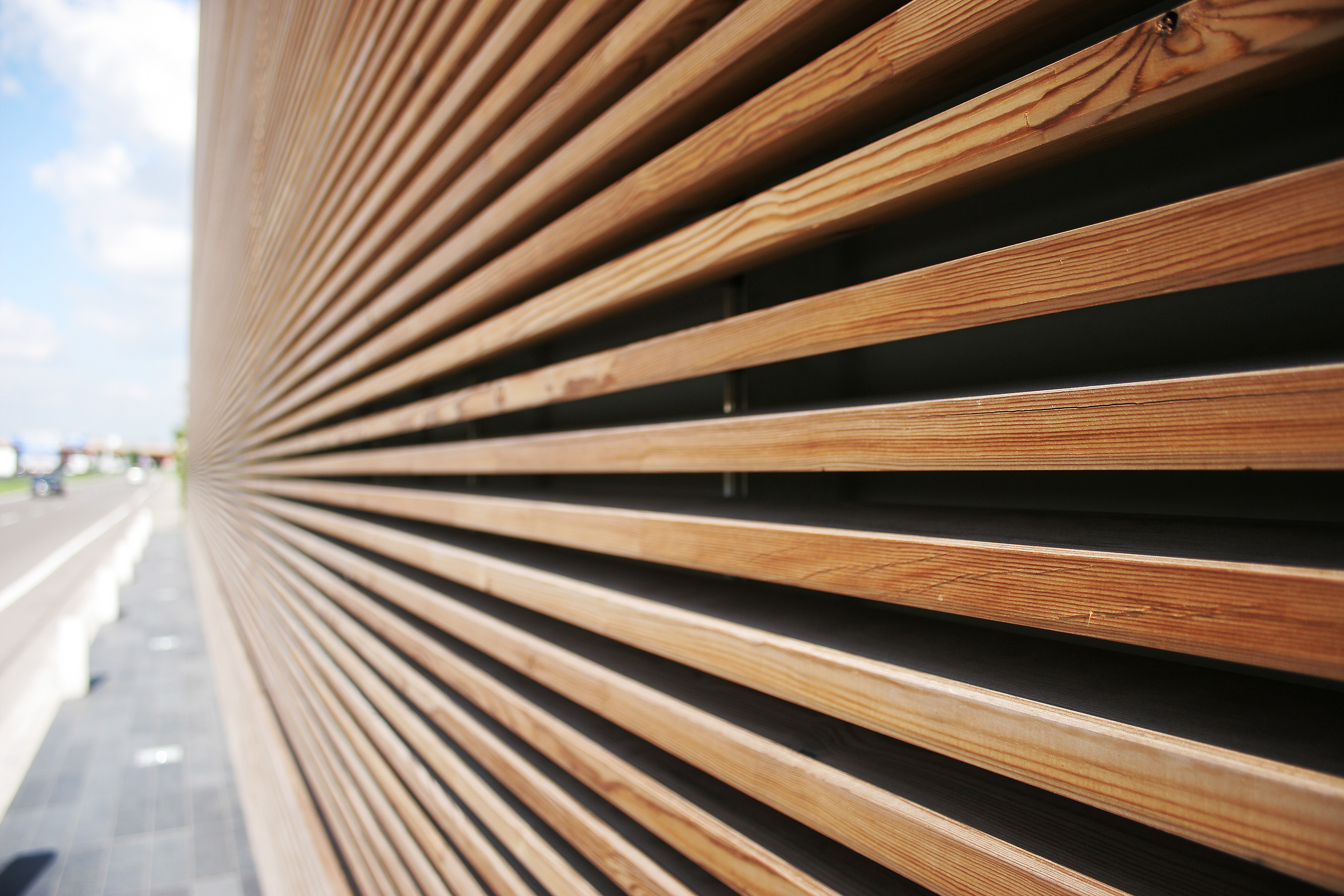 Facciata-in-legno-esterno-monza