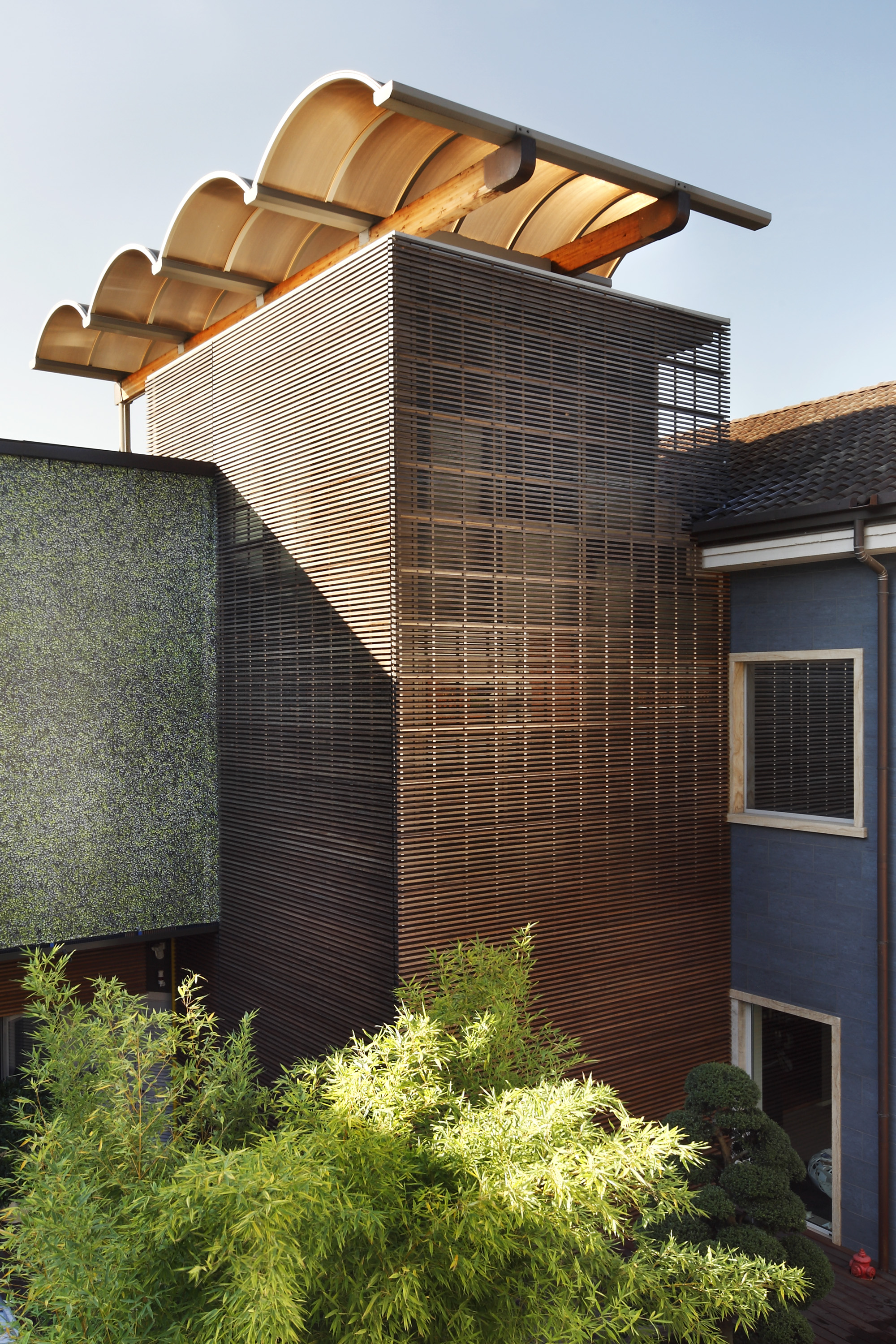 Facciata-in-legno-SPA-monza