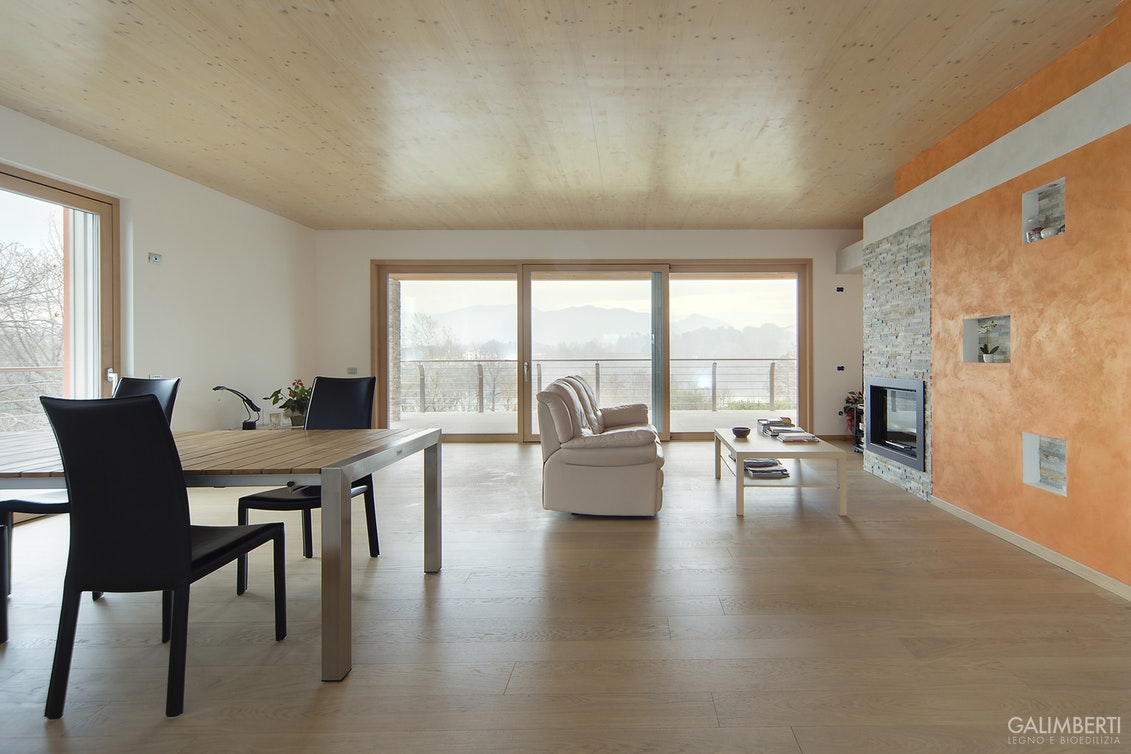 Casa-in-legno-soggiorno-lecco