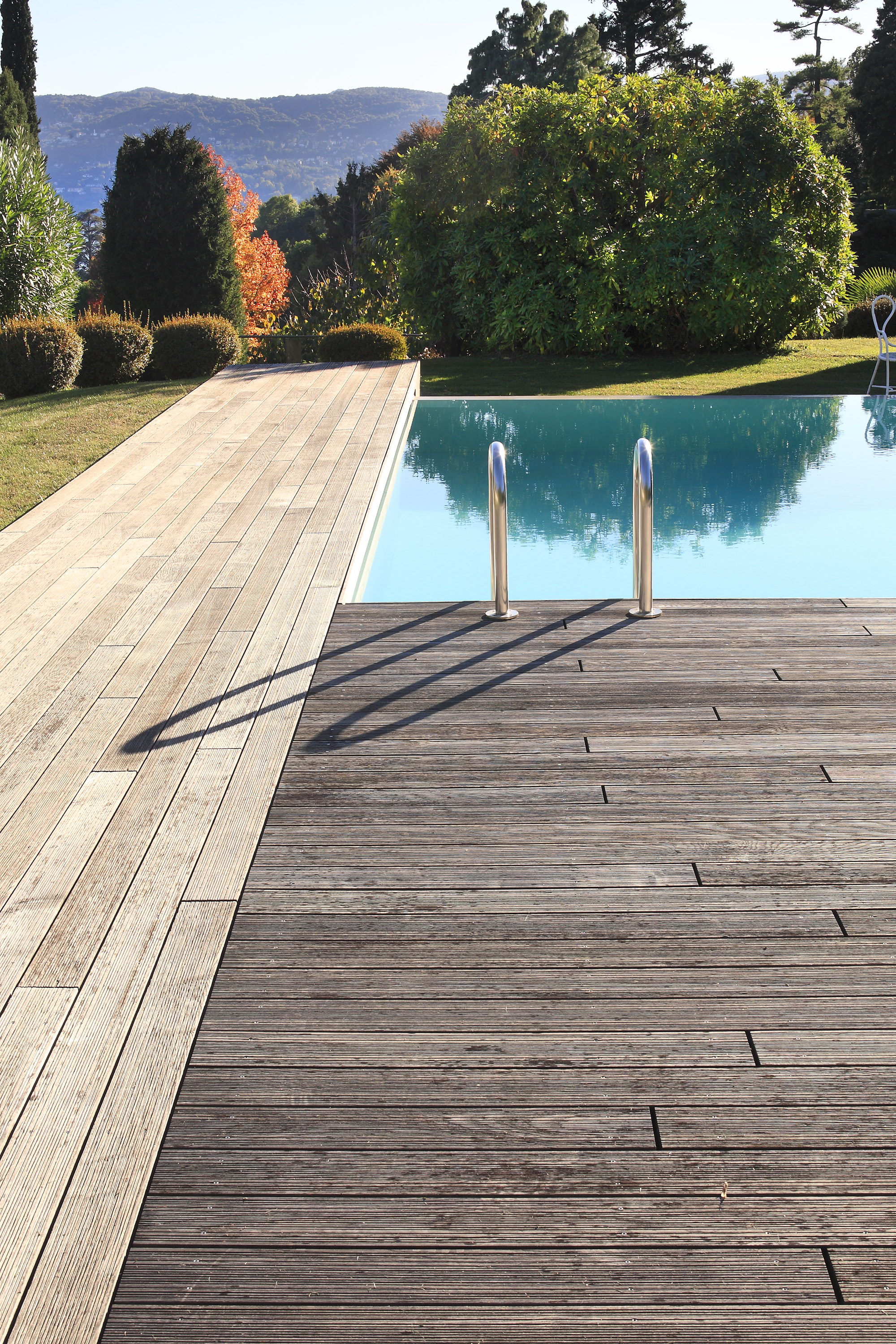 Pavimento-in-legno-piscina-varese