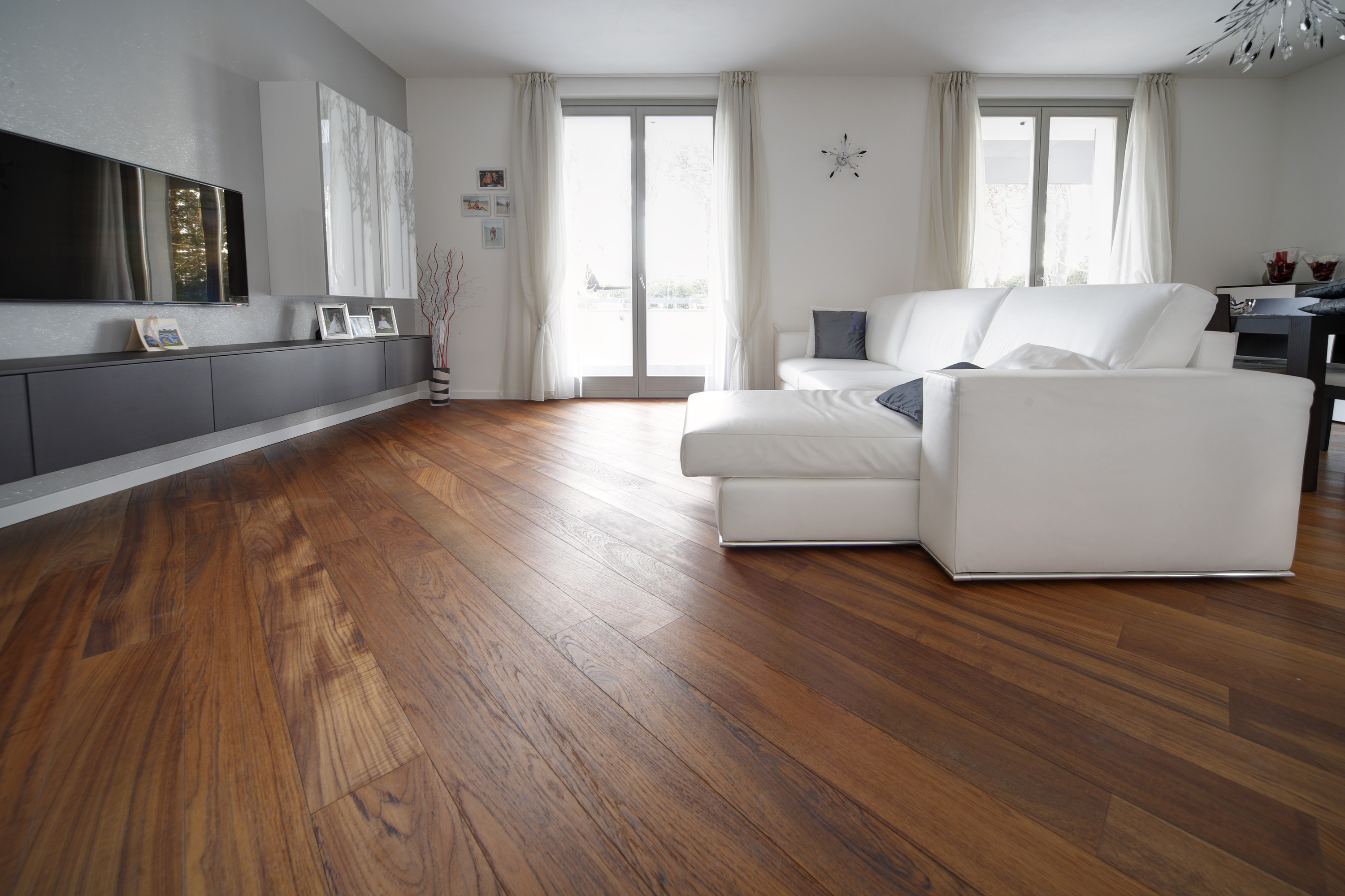 Parquet-massello-soggiorno-lecco