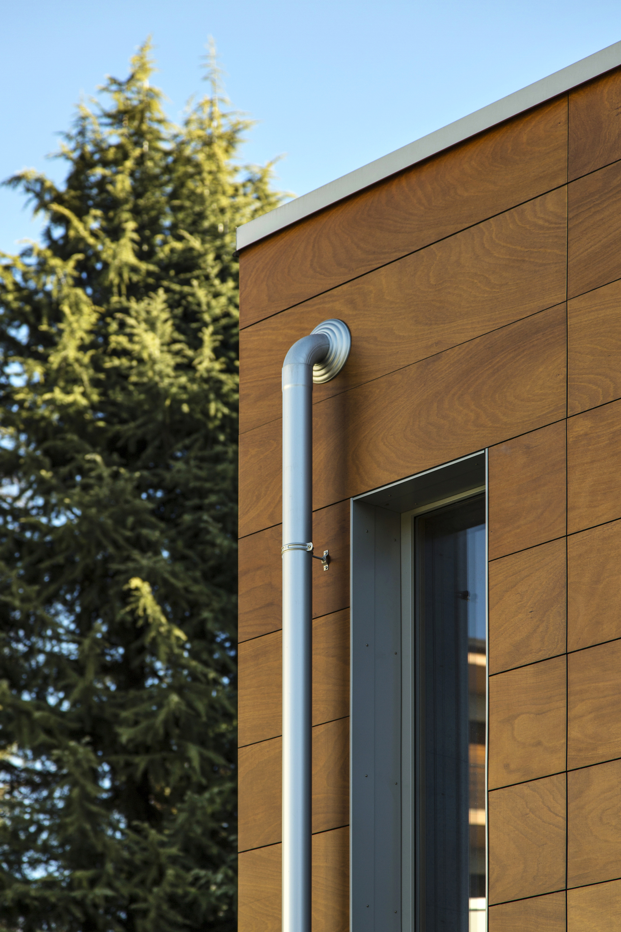 Rivestimento-legno-esterno-lecco