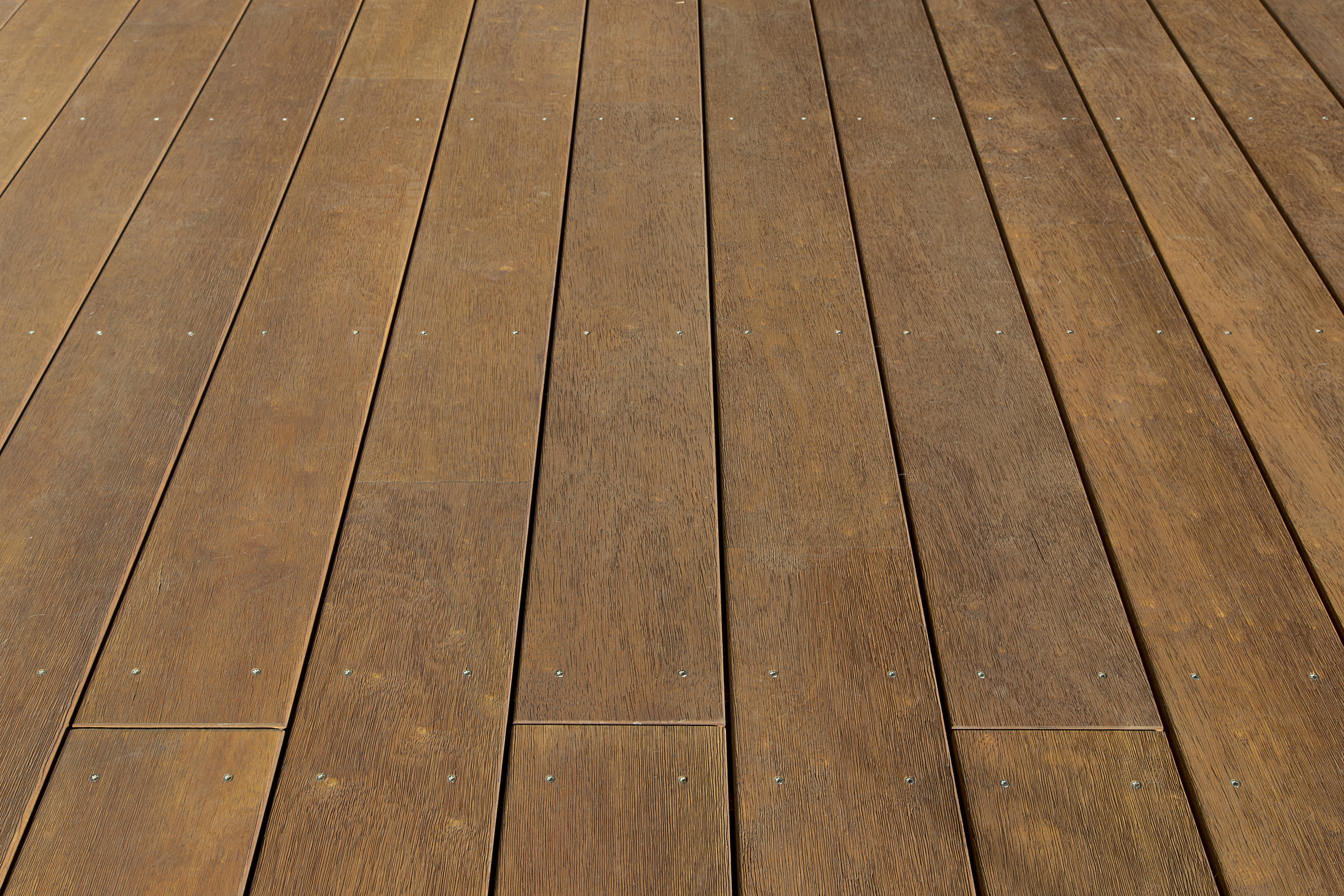 Decking-in-legno-esterno-lecco