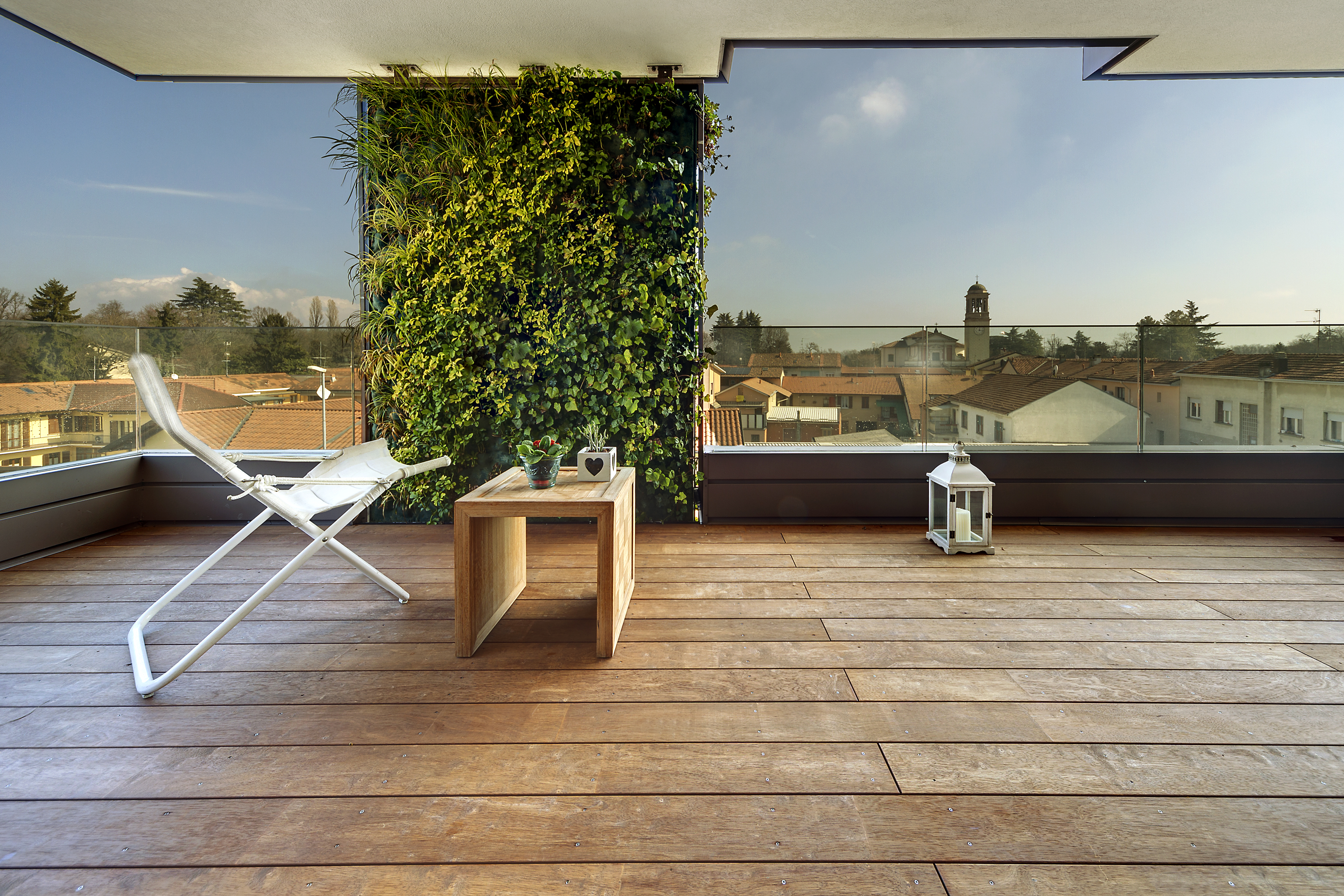 Decking-in-legno-balcone-Vedano Al Lambro