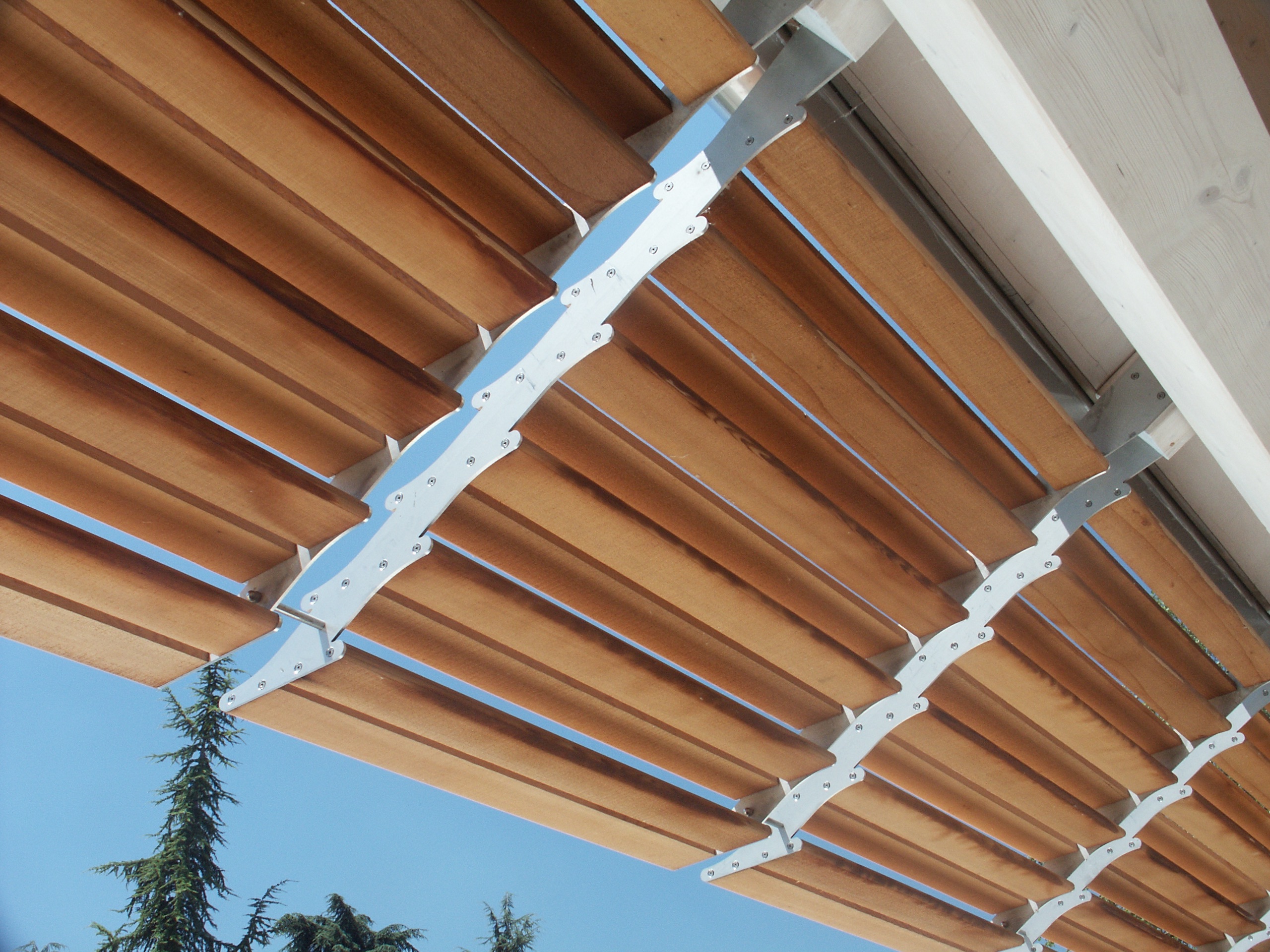 Frangisole-in-legno-esterno-milano