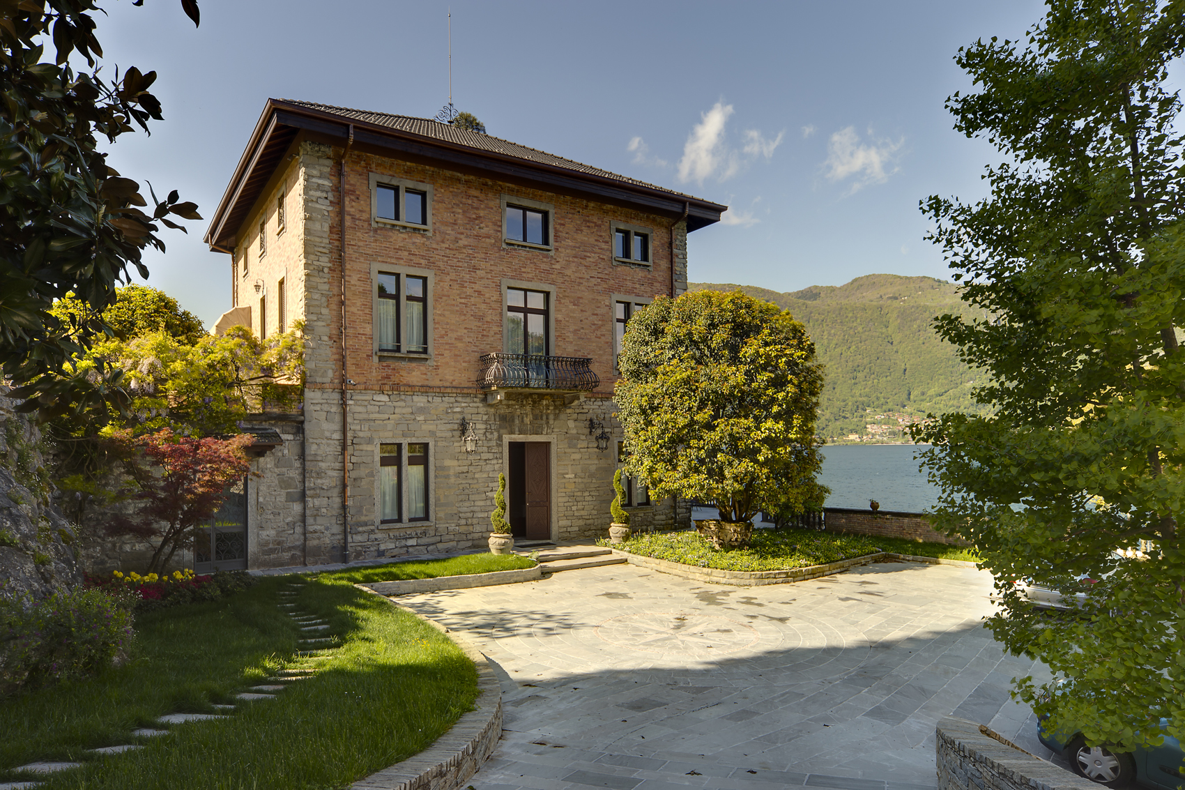 Tetto-in-legno-villa-Mandello Del Lario