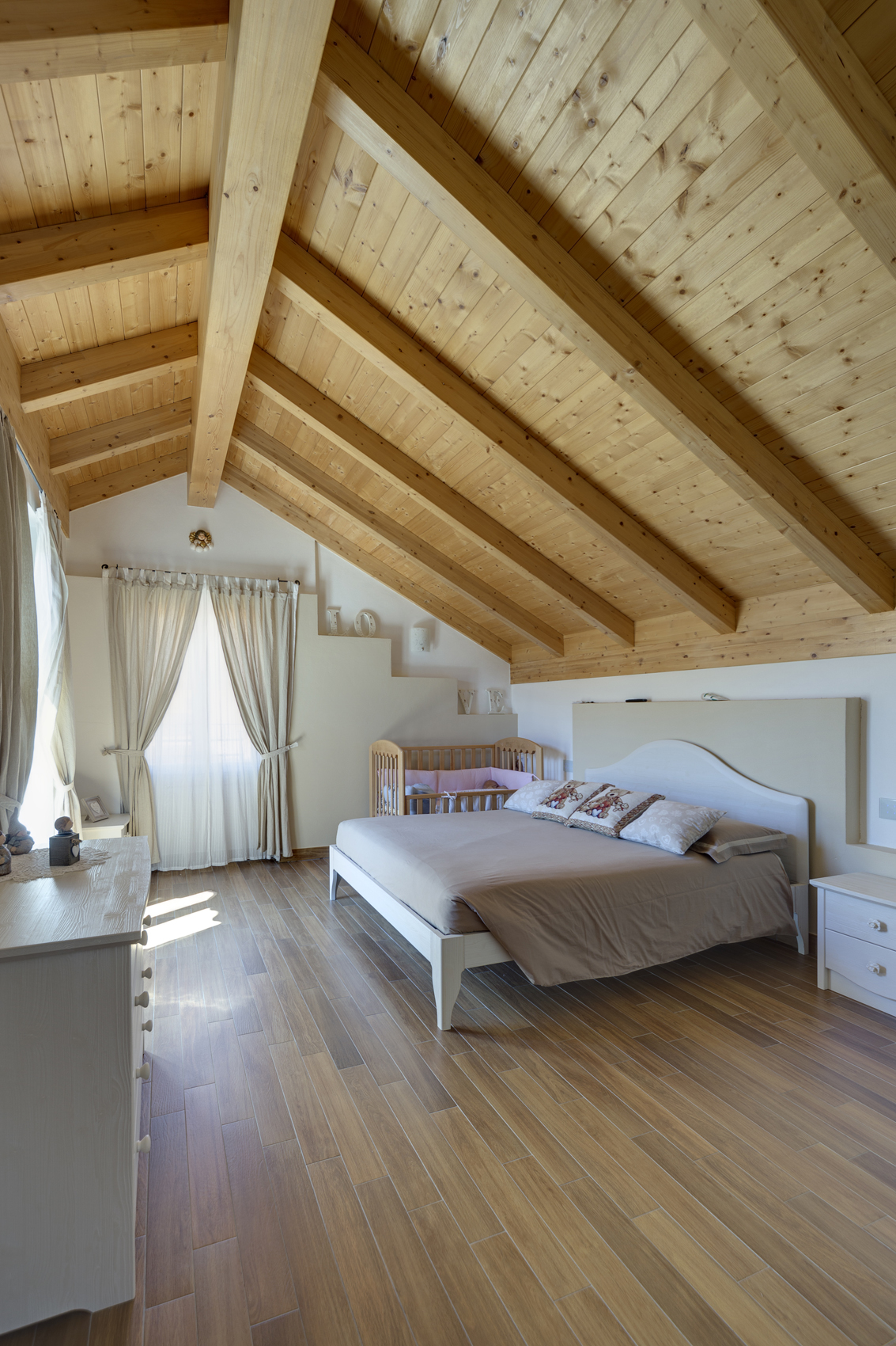 Tetto-in-legno-camera-Casatenovo