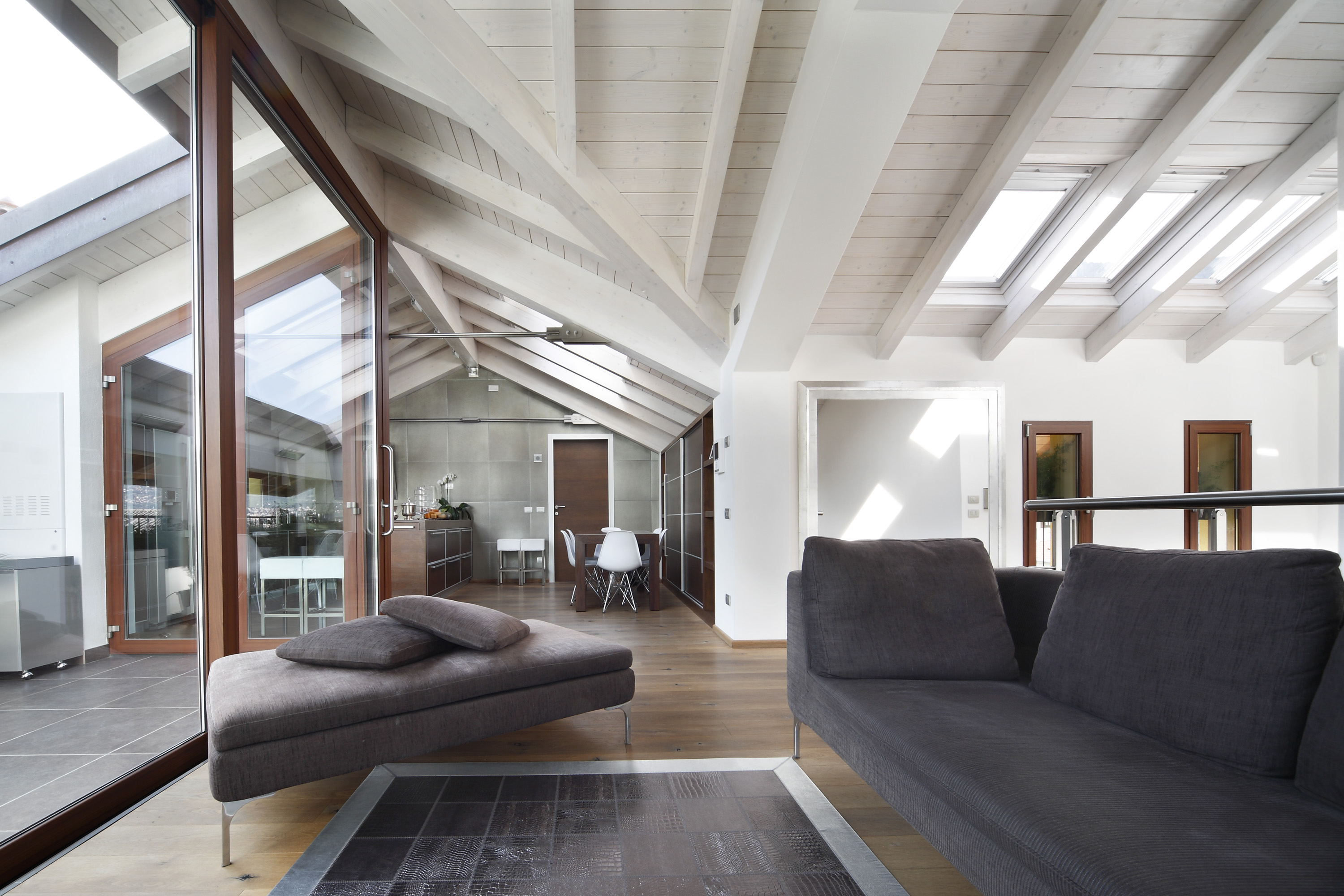 Tetto-in-legno-bianco-Valmadrera