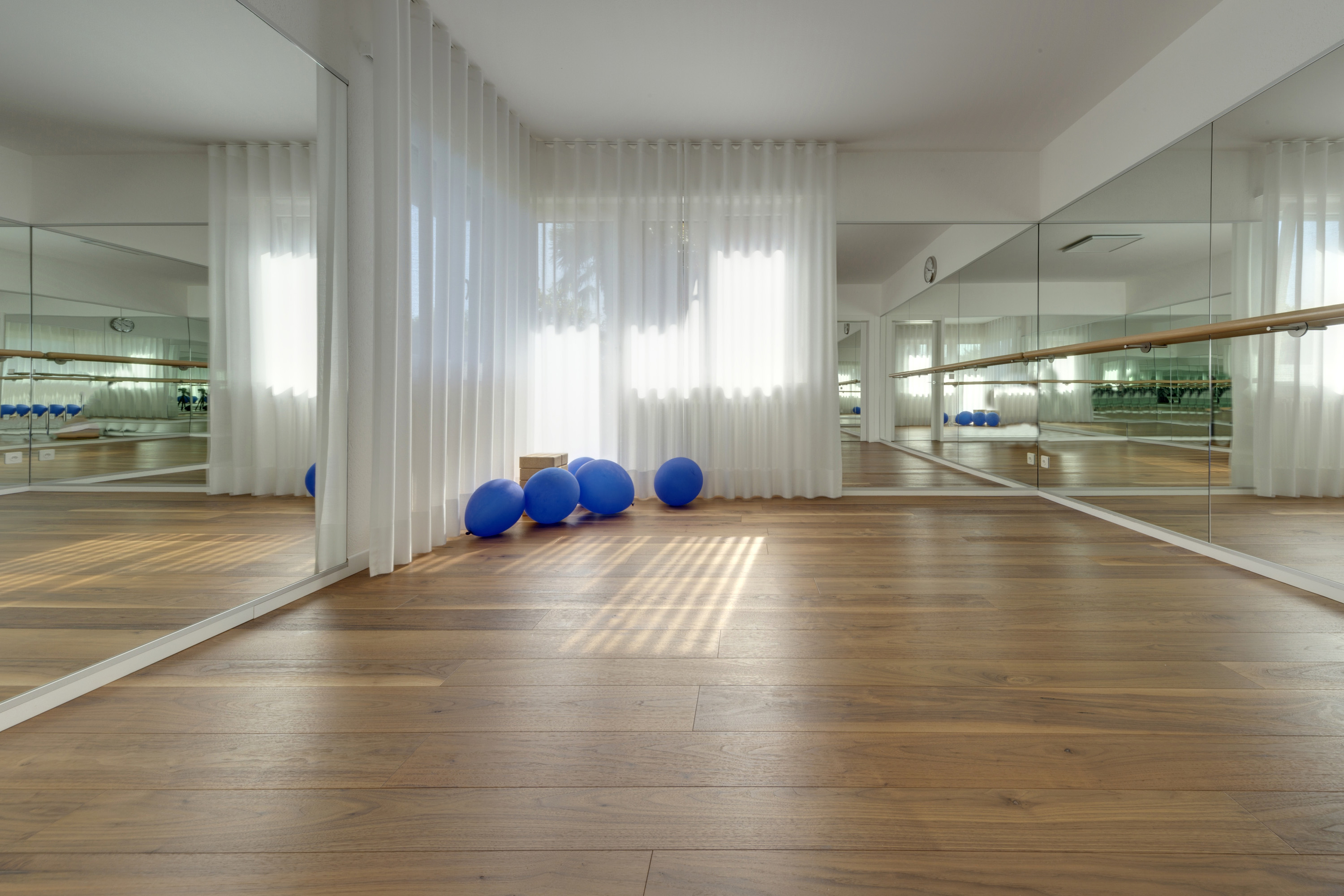 Pavimento-in-legno-palestra-svizzera