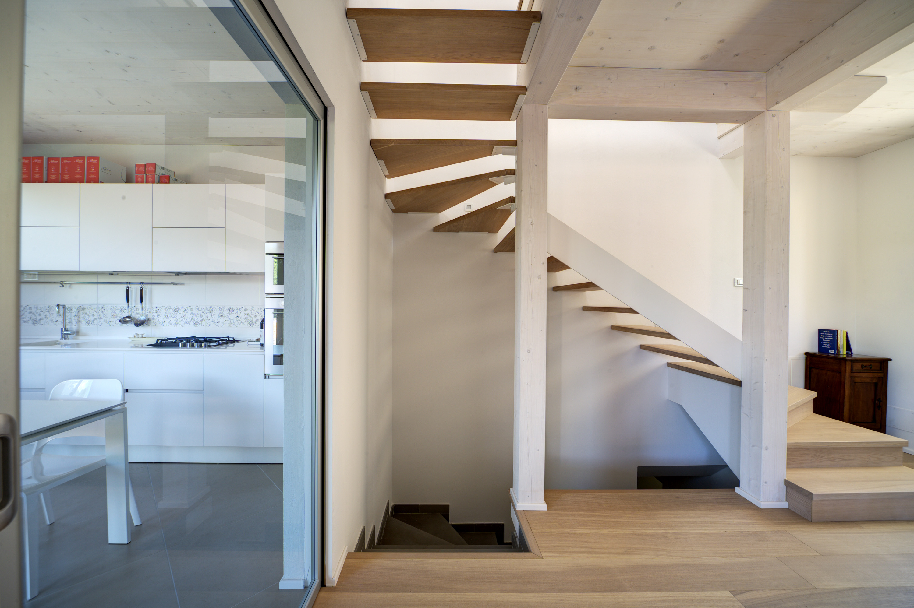 Casa-in-legno-prefabbricata-scale-lecco