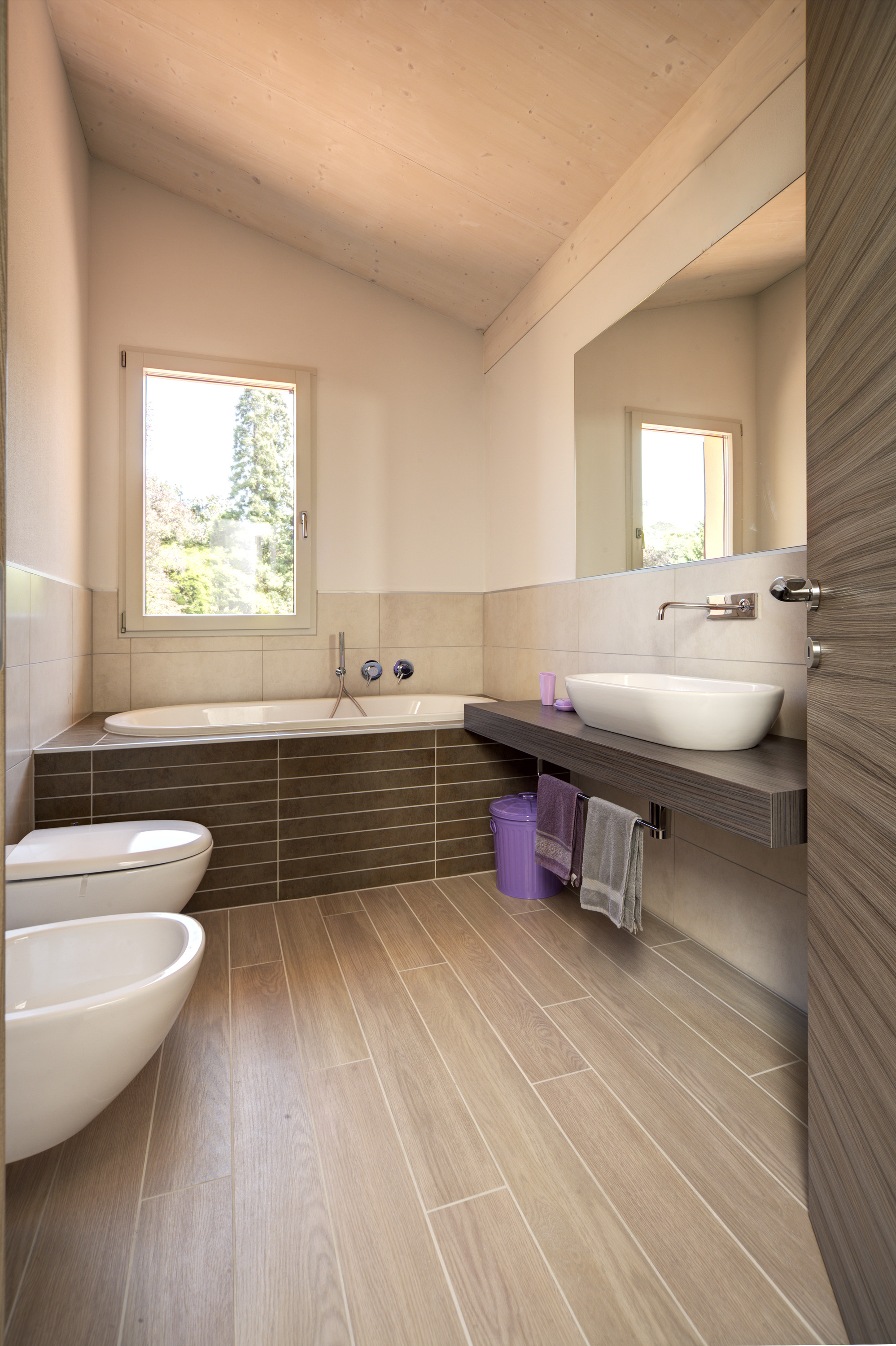 Casa-in-legno-prefabbricata-bagno-lecco