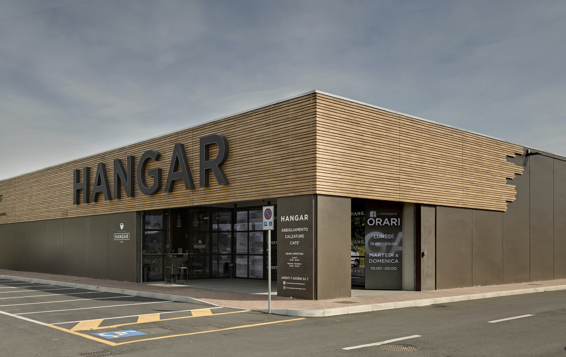 Facciata-in-legno-capannone-Giussano