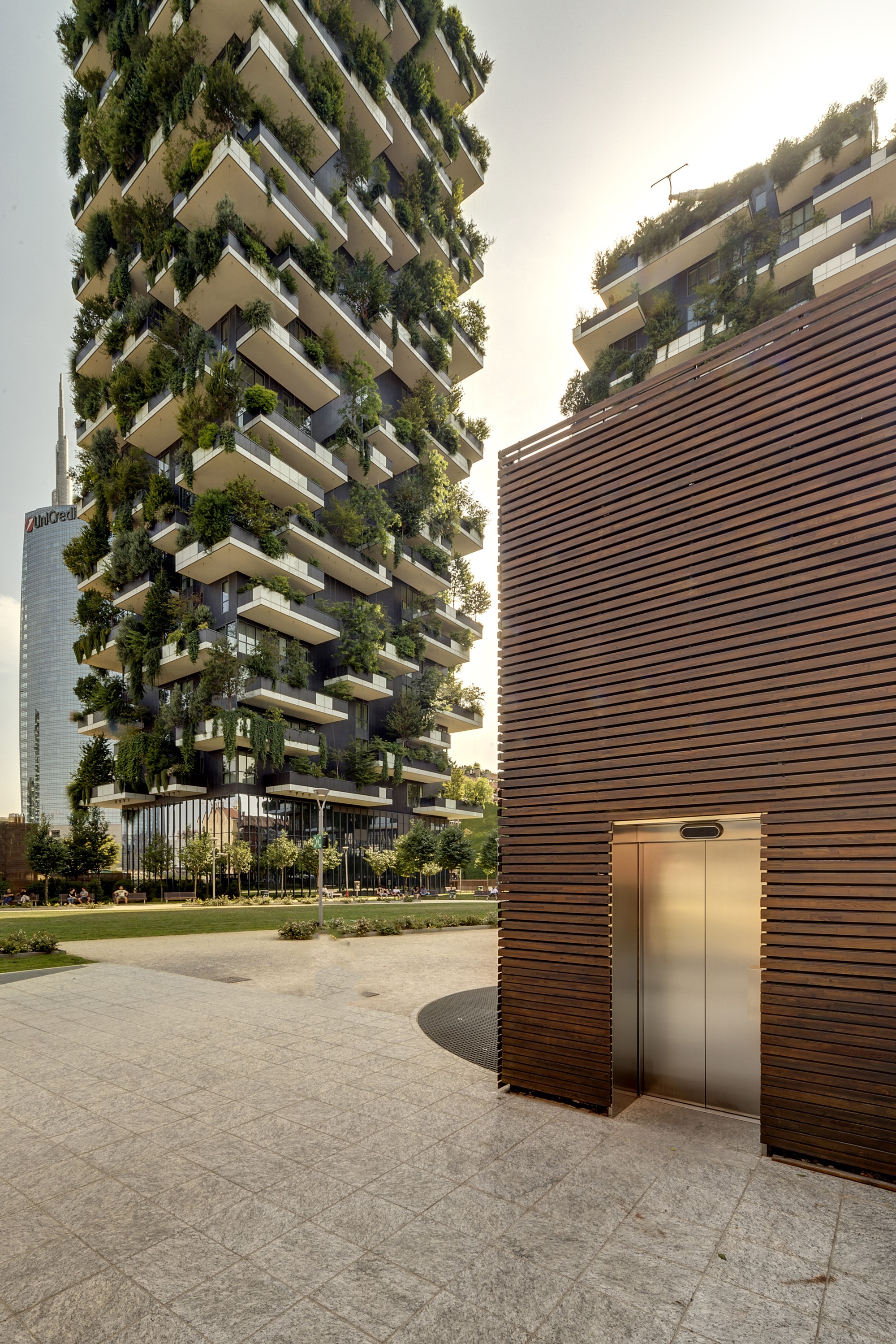 Facciata-in-legno-doghe-milano