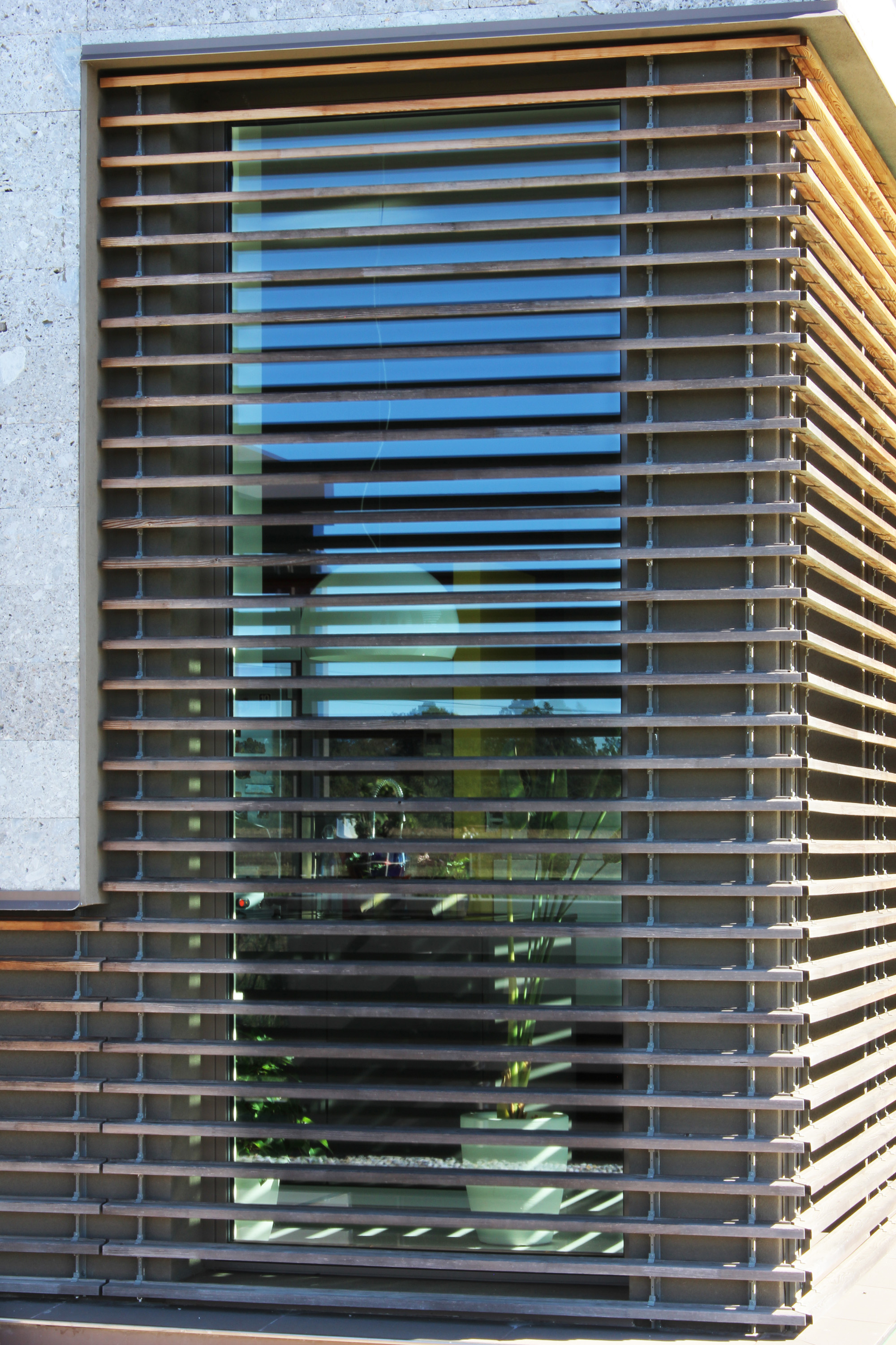 Frangisole-in-legno-lecco