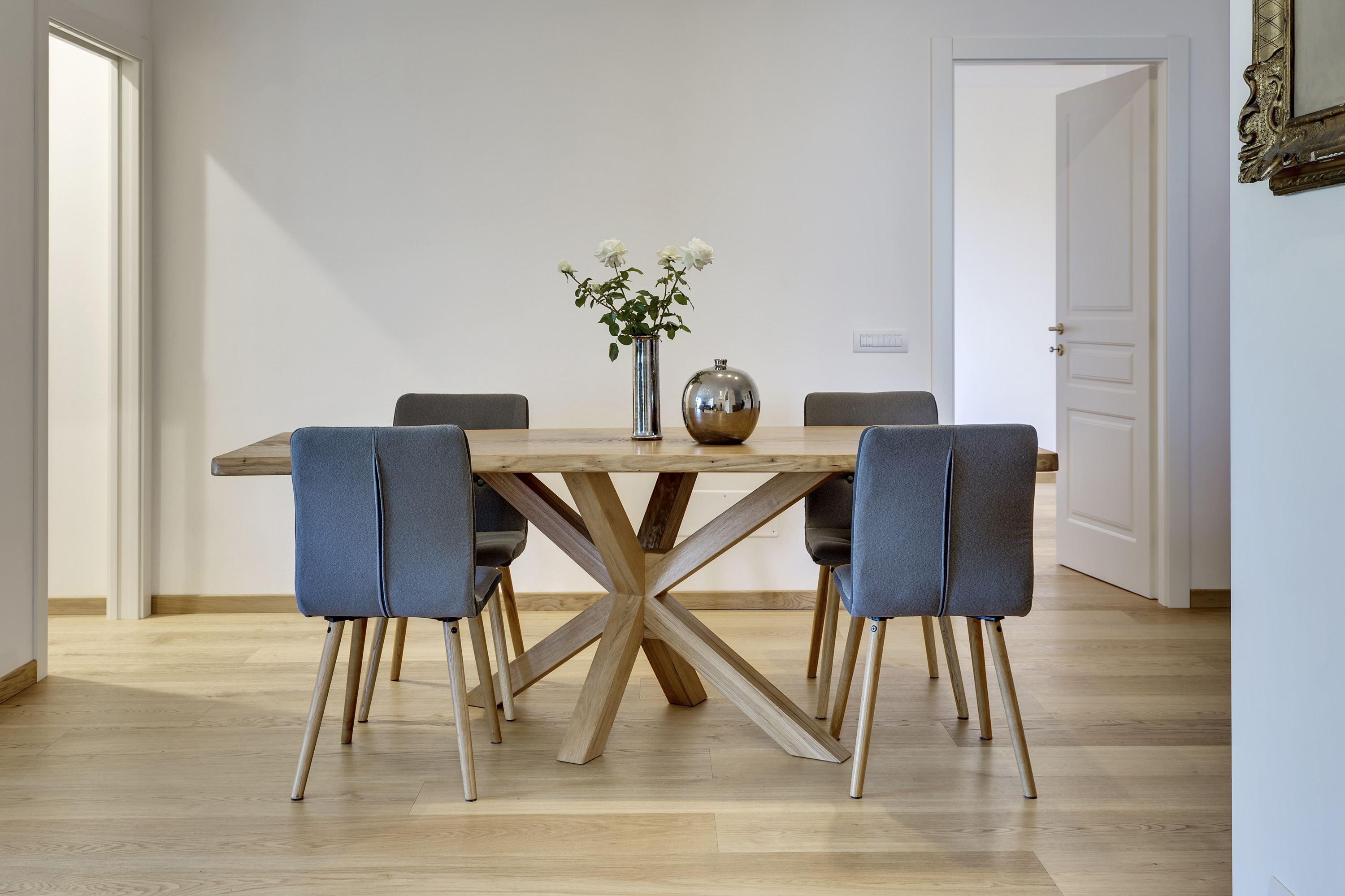 Tavolo-in-legno-design-soggiorno-como