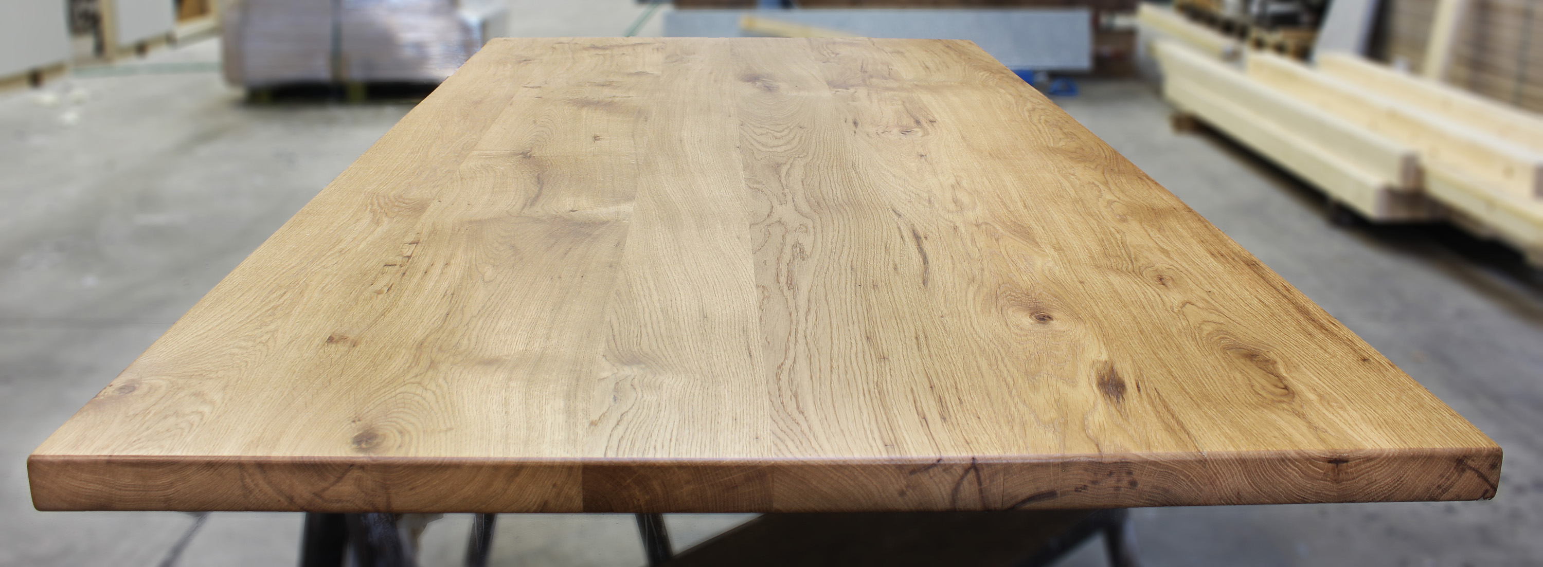 Tavolo-in-legno-massiccio-cucina-lecco