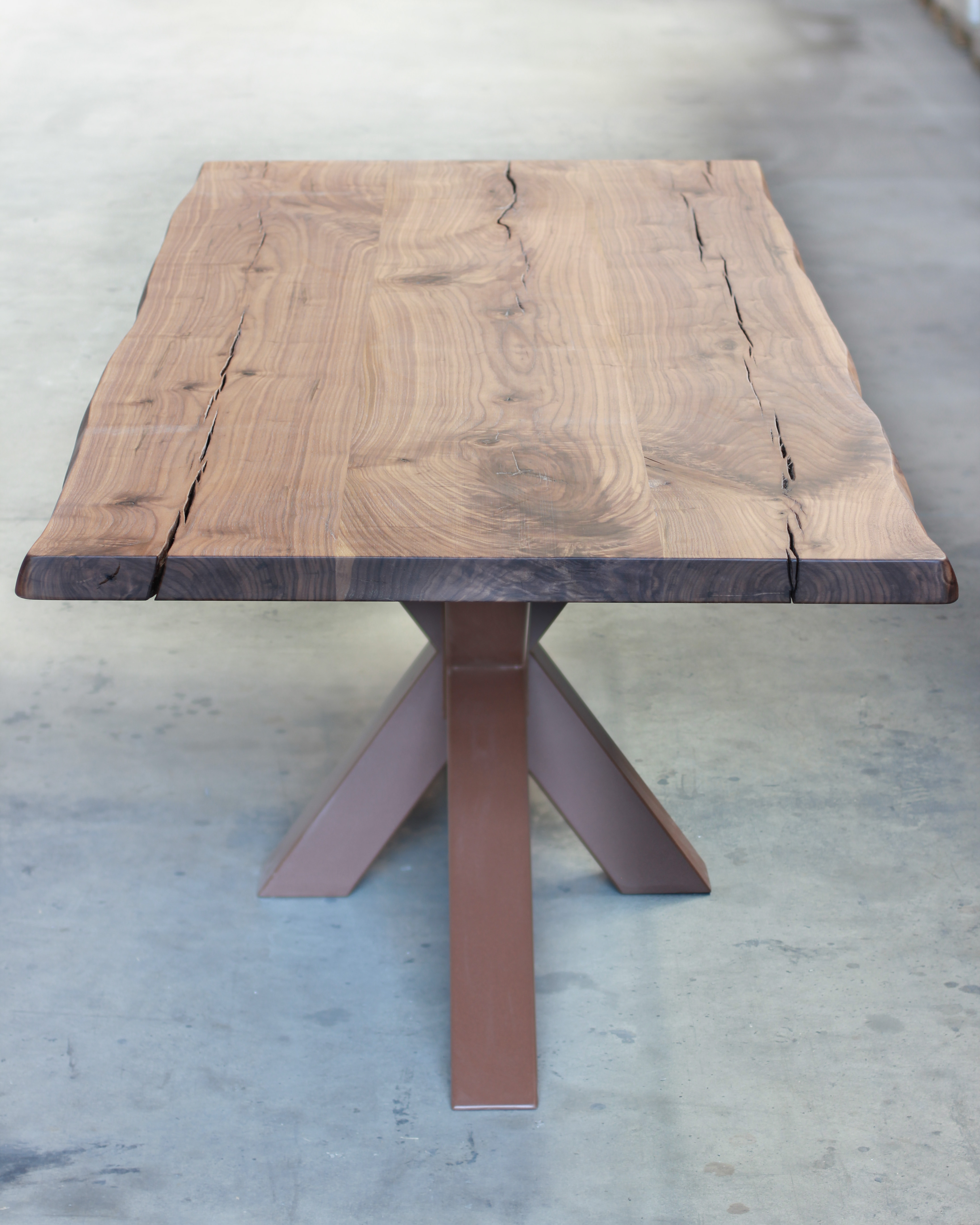 Tavolo-in-legno-massiccio-lecco