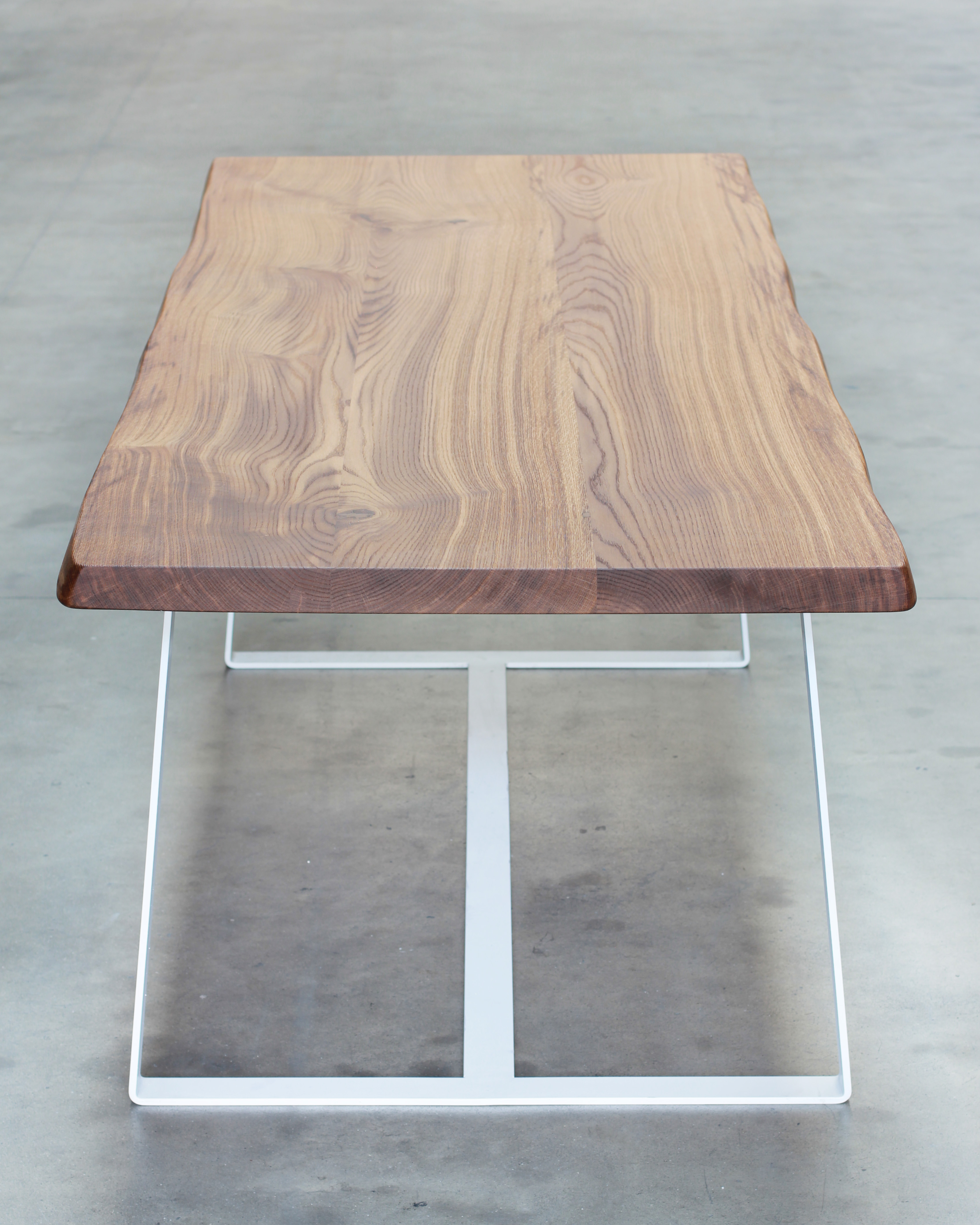 Tavolo-in-legno-massello-lecco