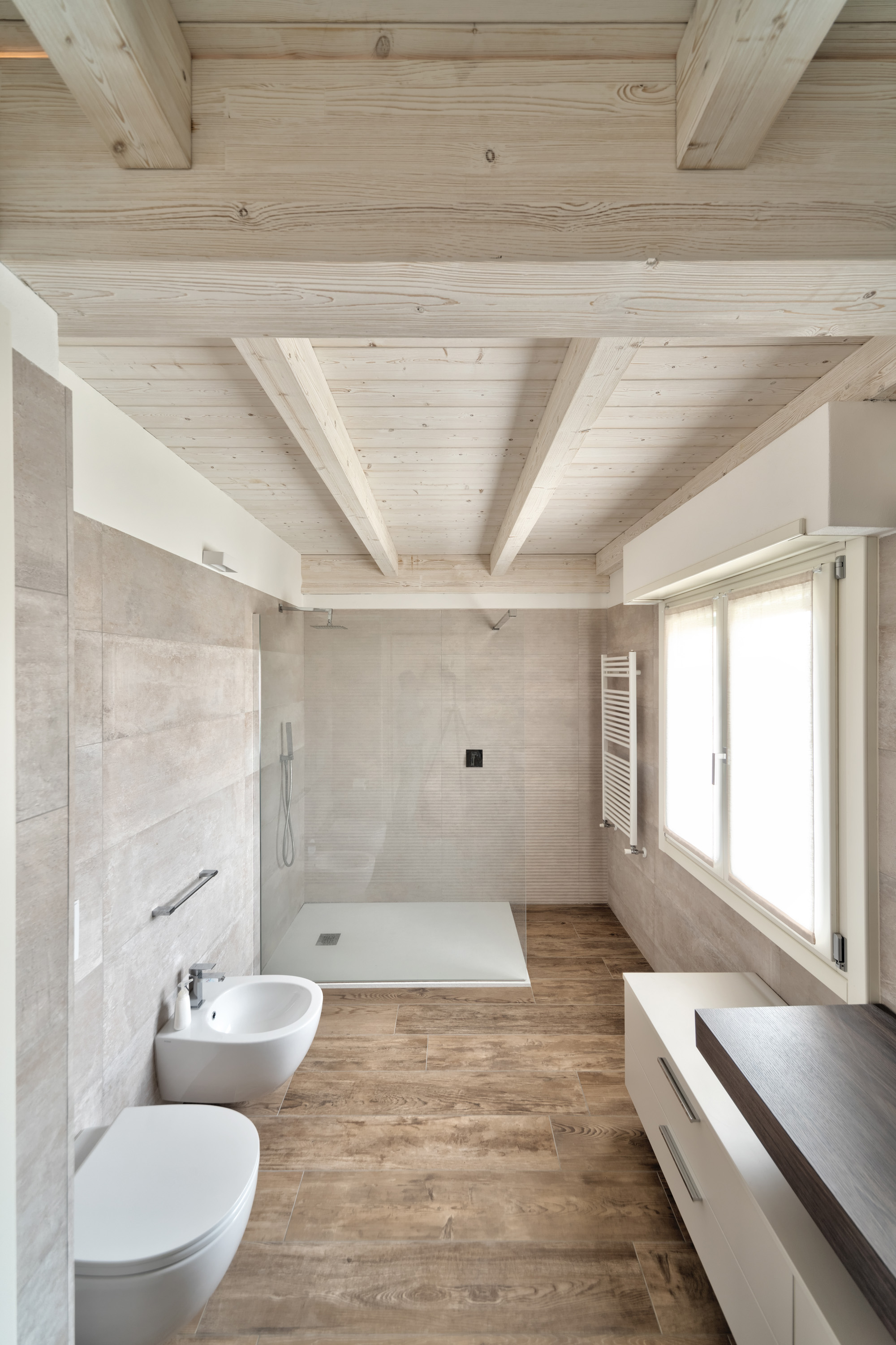 Tetto-in-legno-bagno-milano