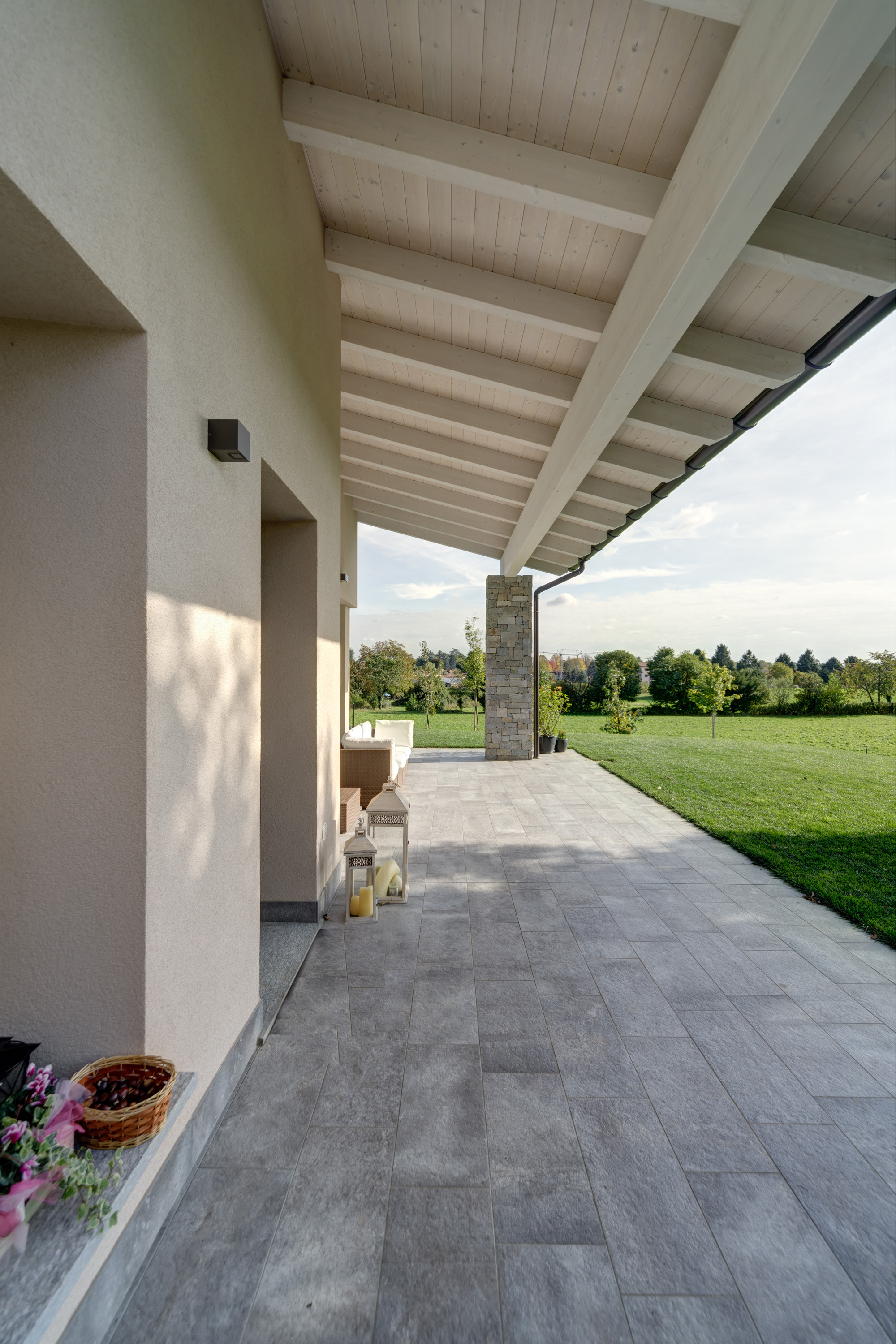 Tetto-in-legno-bianco-lecco