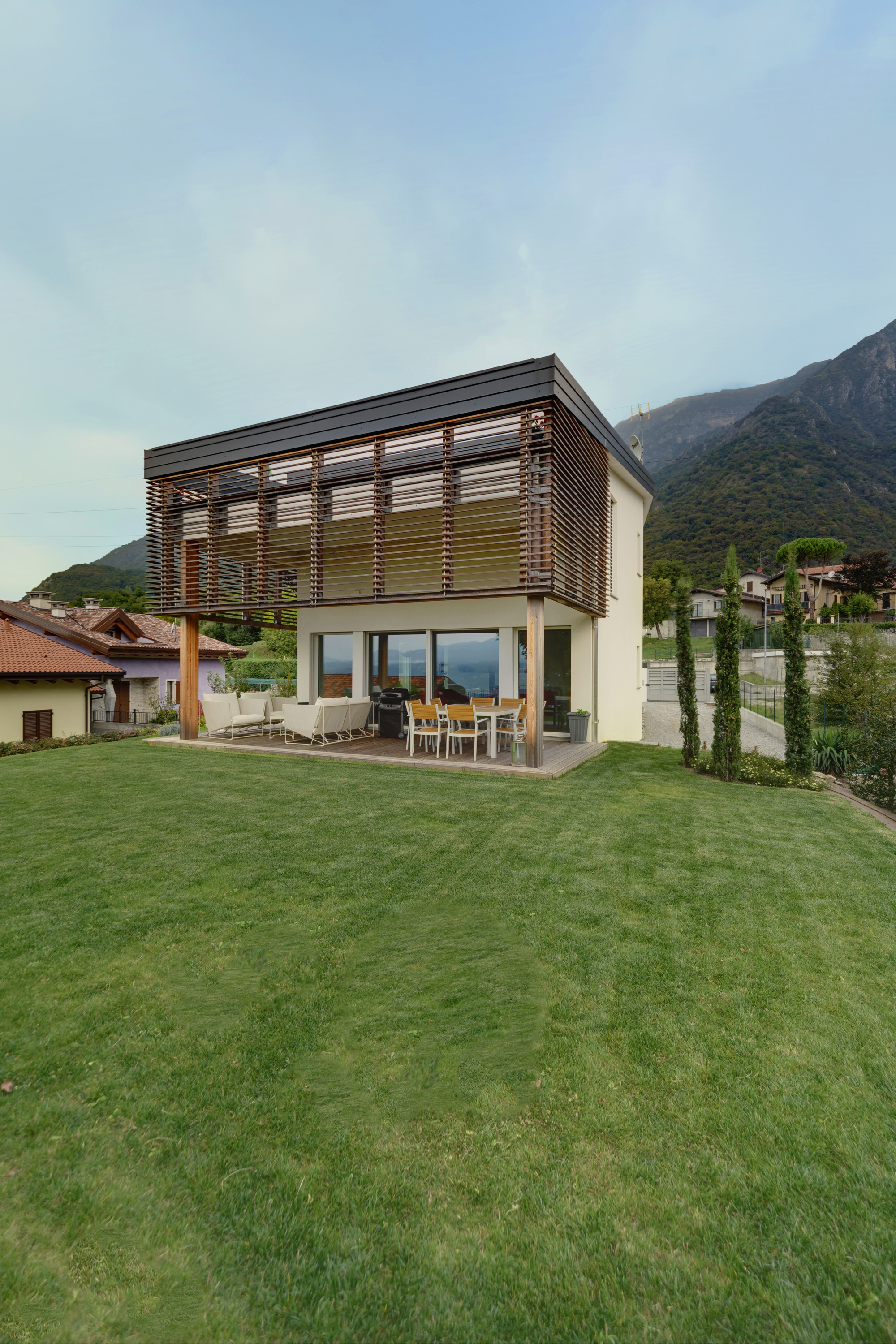 Frangisole-in-legno-casa-lecco