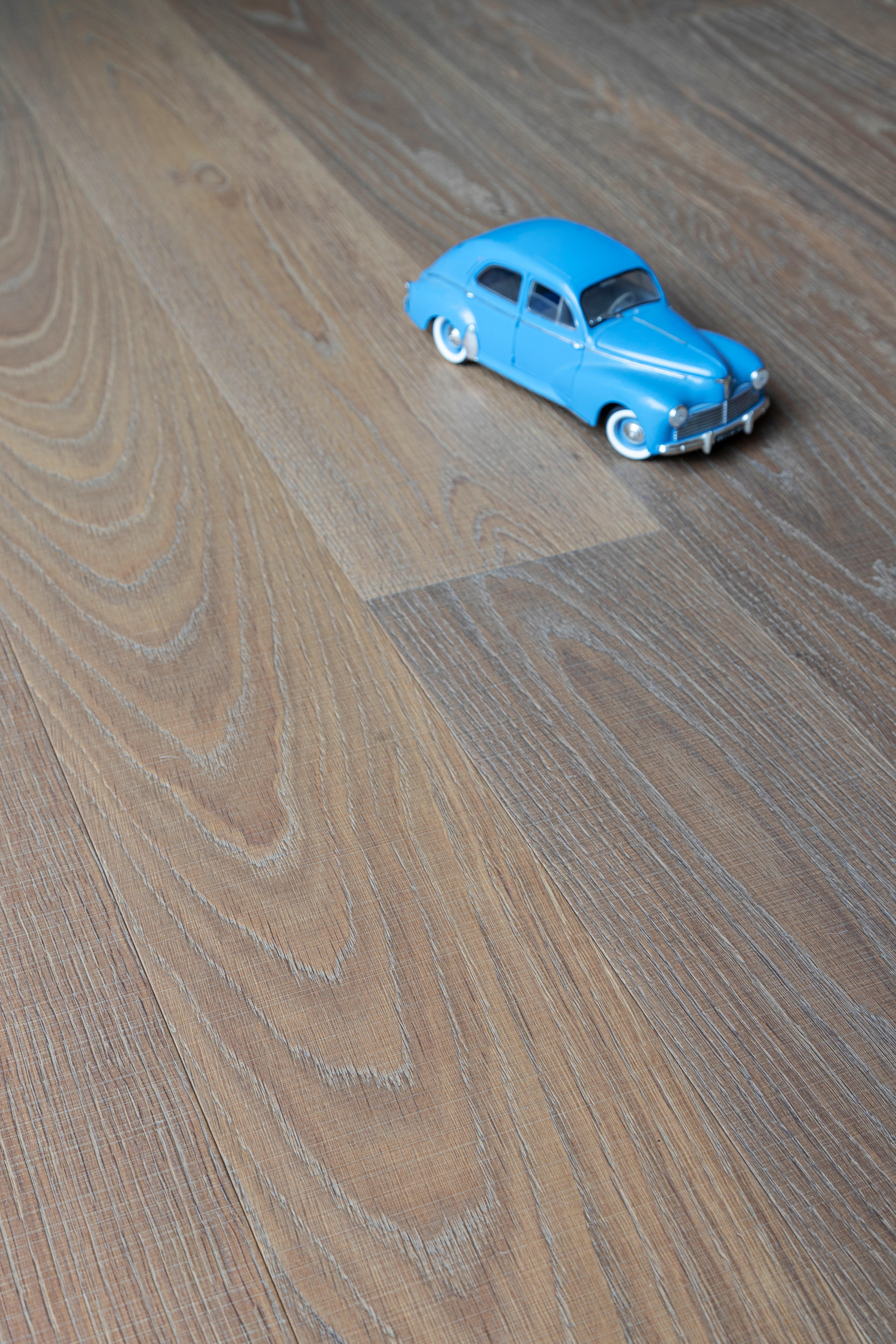 Pavimento-in-legno-casa-Burago