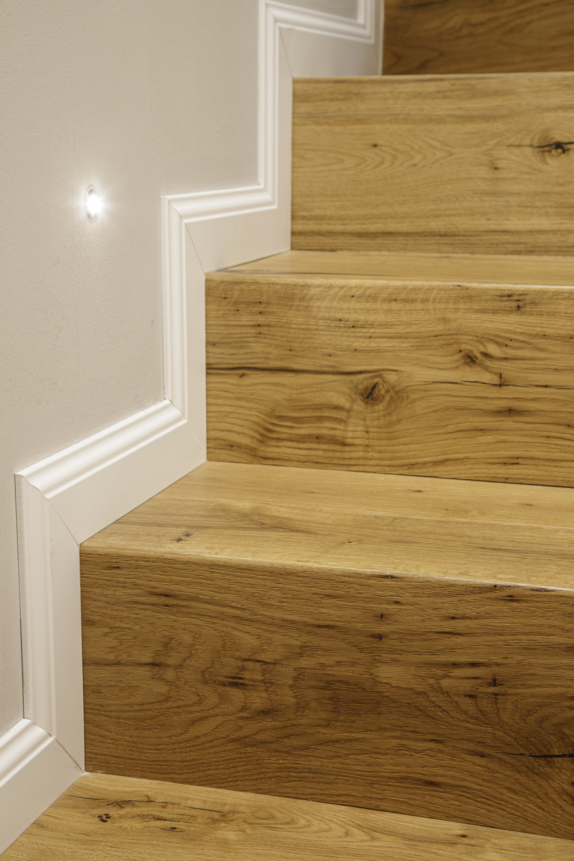 Pavimento-in-legno-scala-bergamo