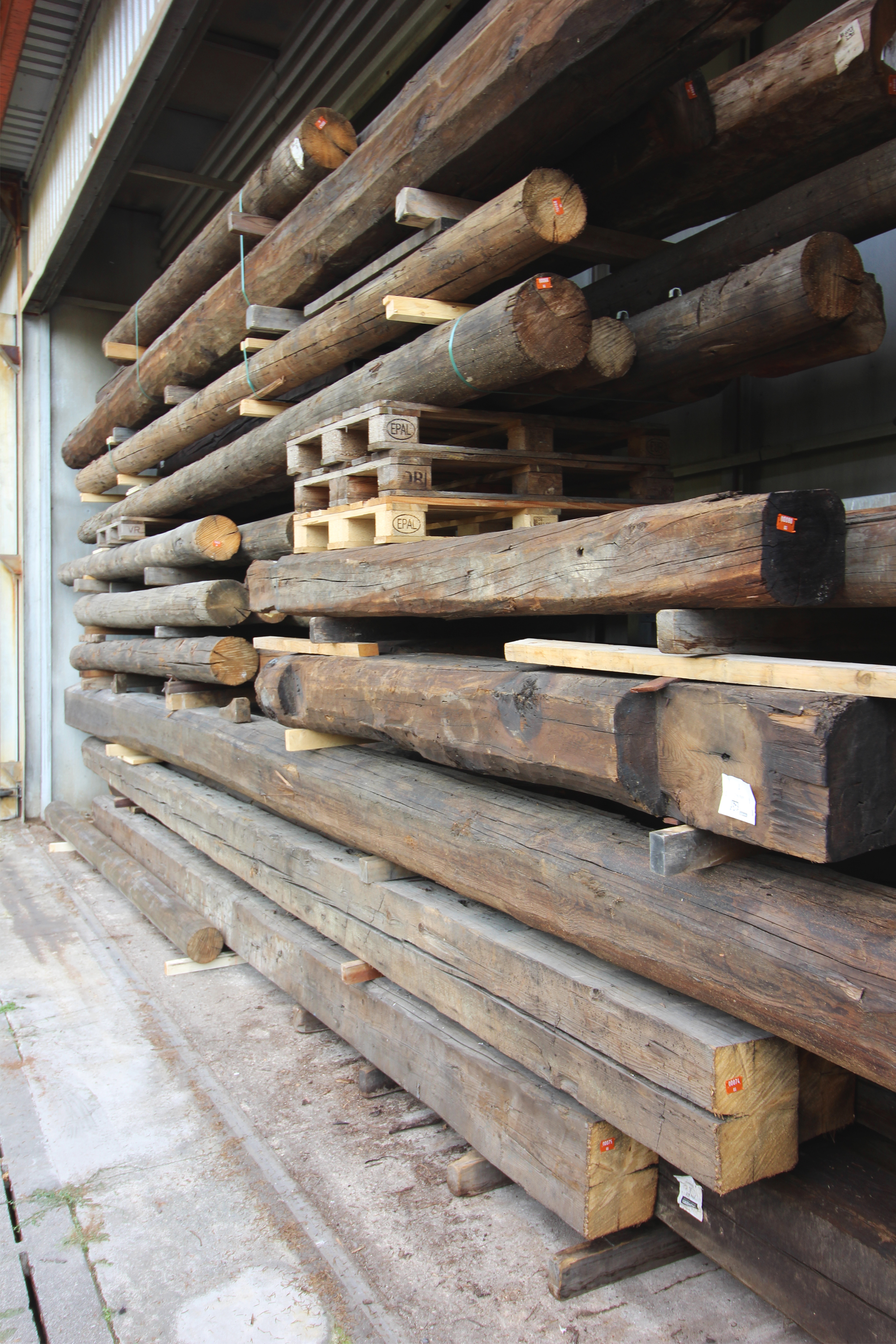 Trattamento-tarli-travi-in-legno-antico-lecco