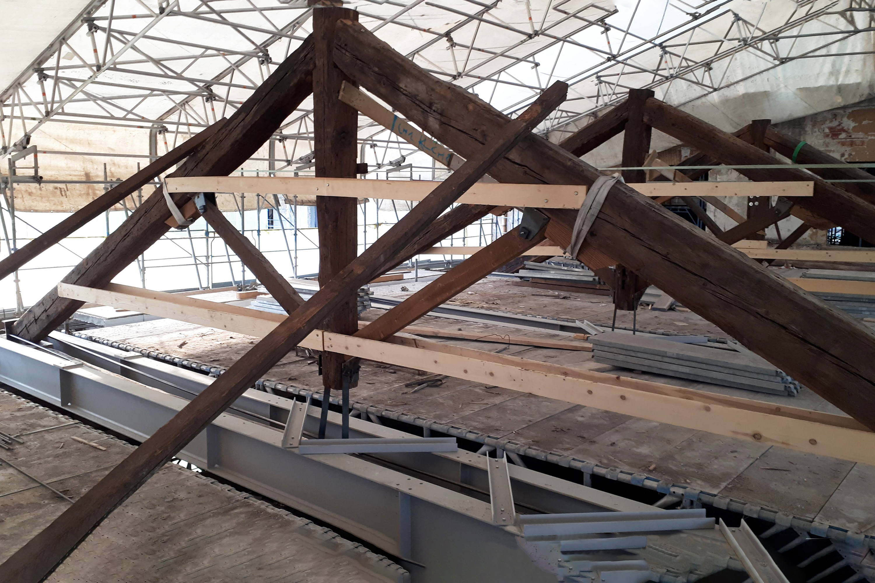 Consolidamento-travi-in-legno-varese