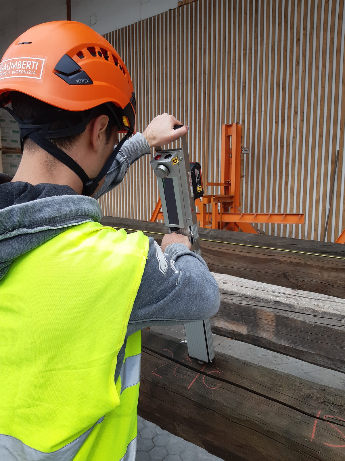 Restauro-travi-in-legno-antico-milano