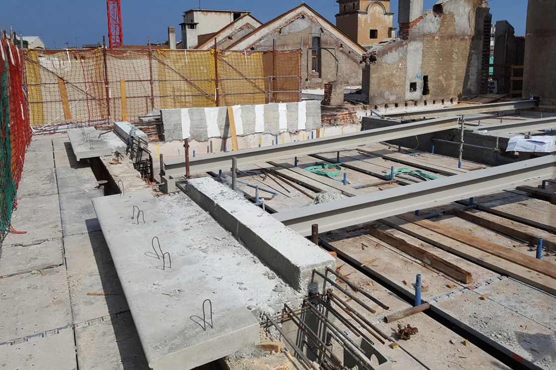 Consolidamento-travi-in-legno-milano