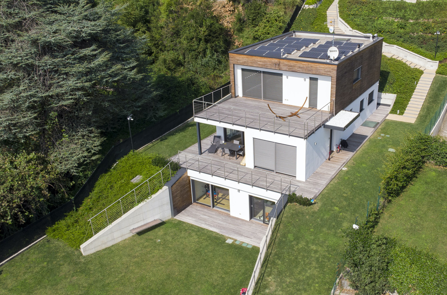 Villa-in-legno-prefabbricata-sopraelevata-como