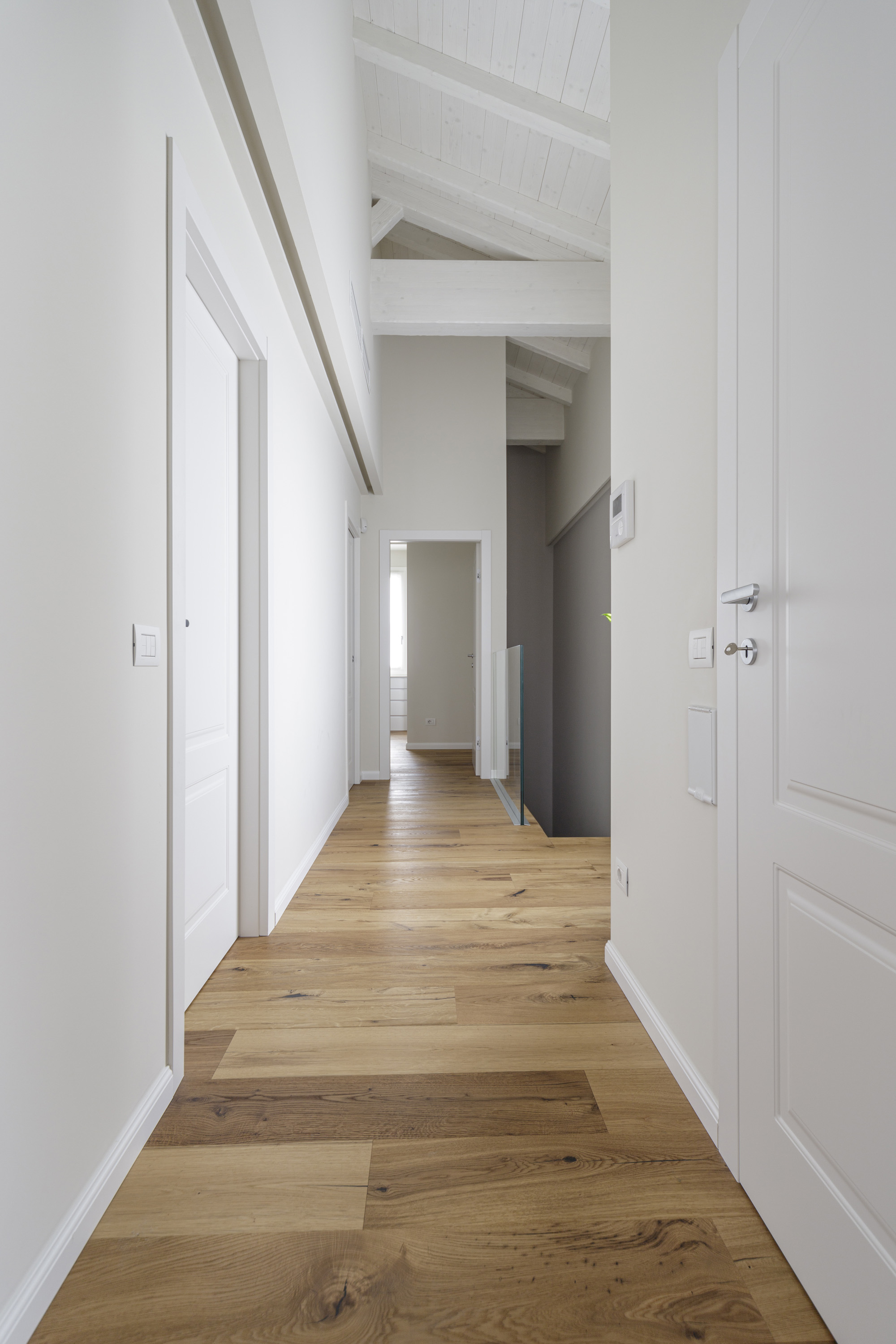 Tetto-in-legno-bianco-lecco