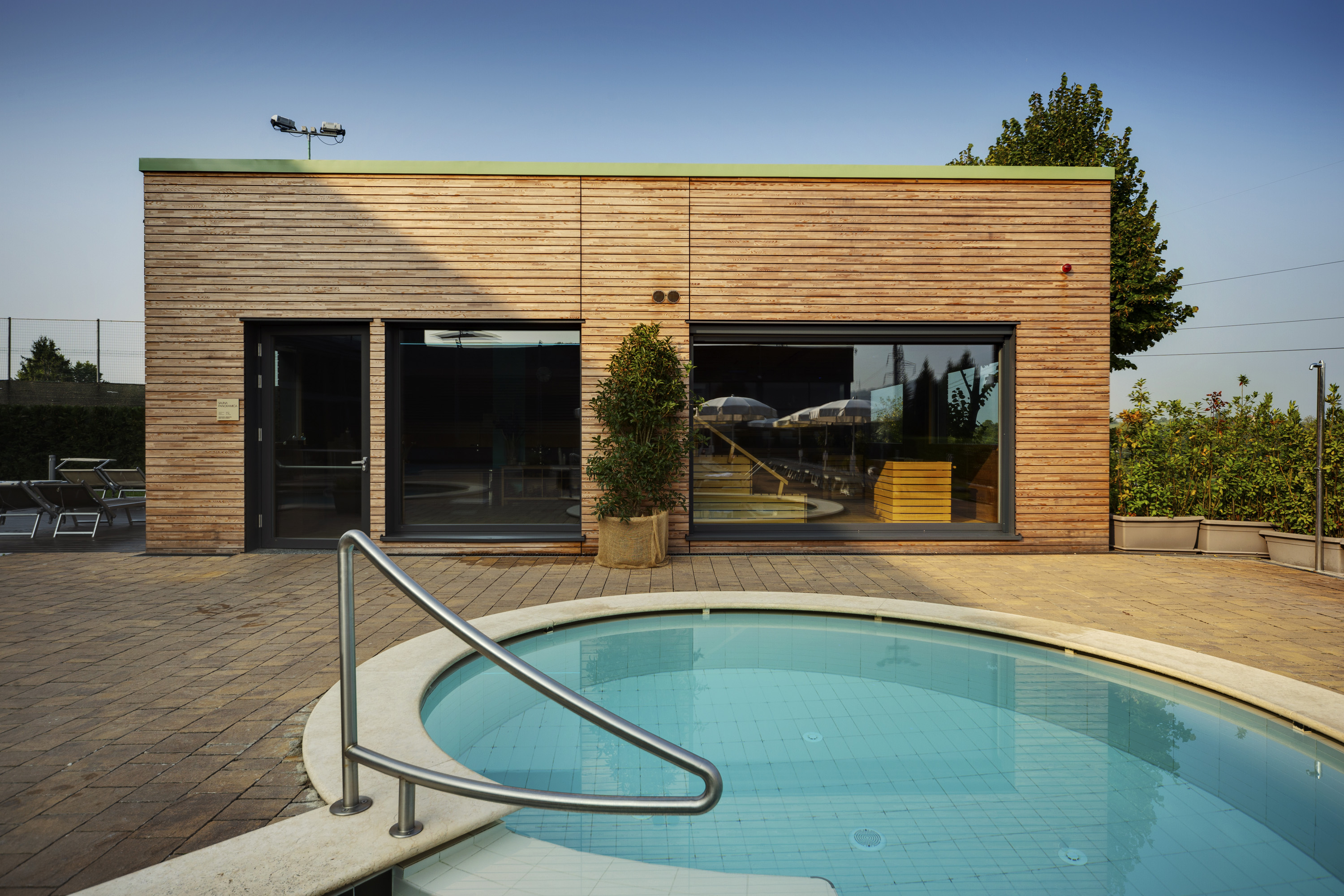 Edifici-in-legno-piscina-lecco