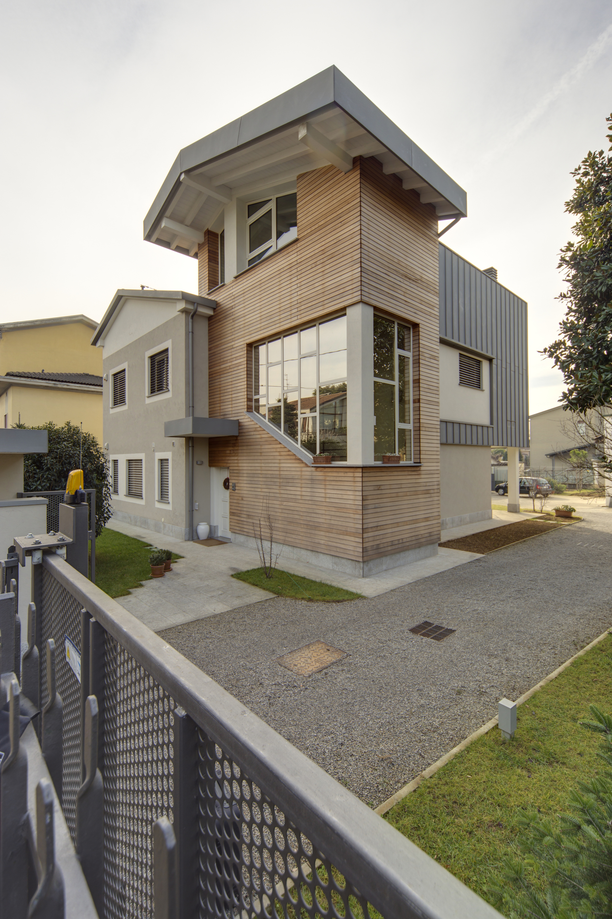 Rivestimento-legno-villa-Arcore