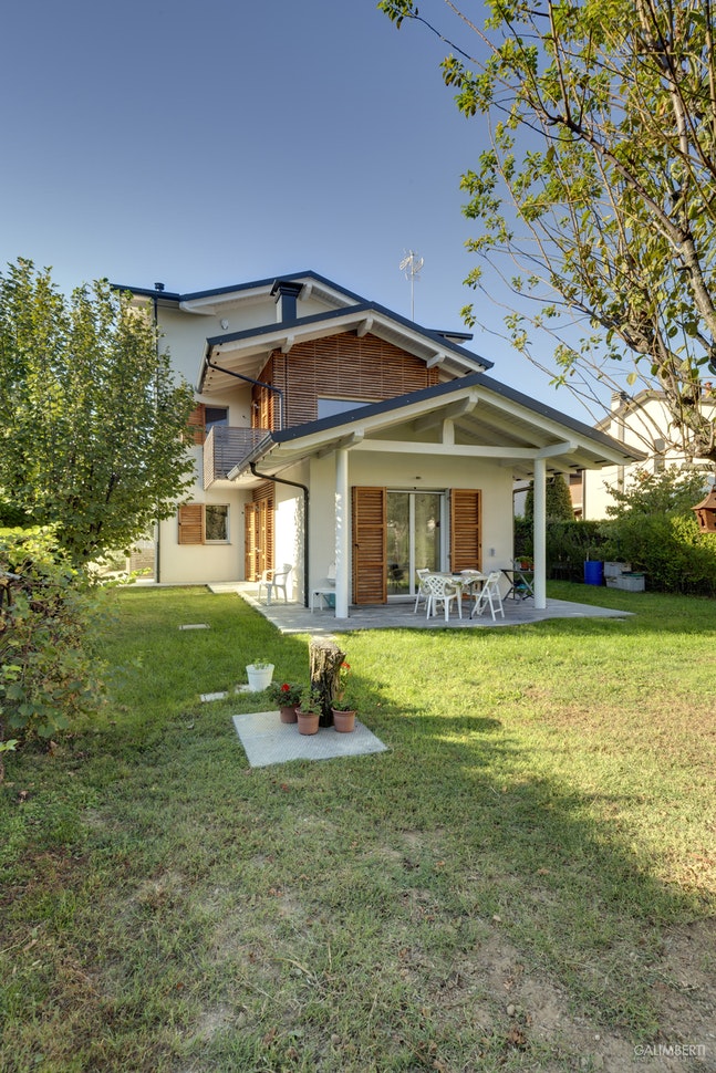 Casa-in-legno-prefabbricata-veranda-monza_