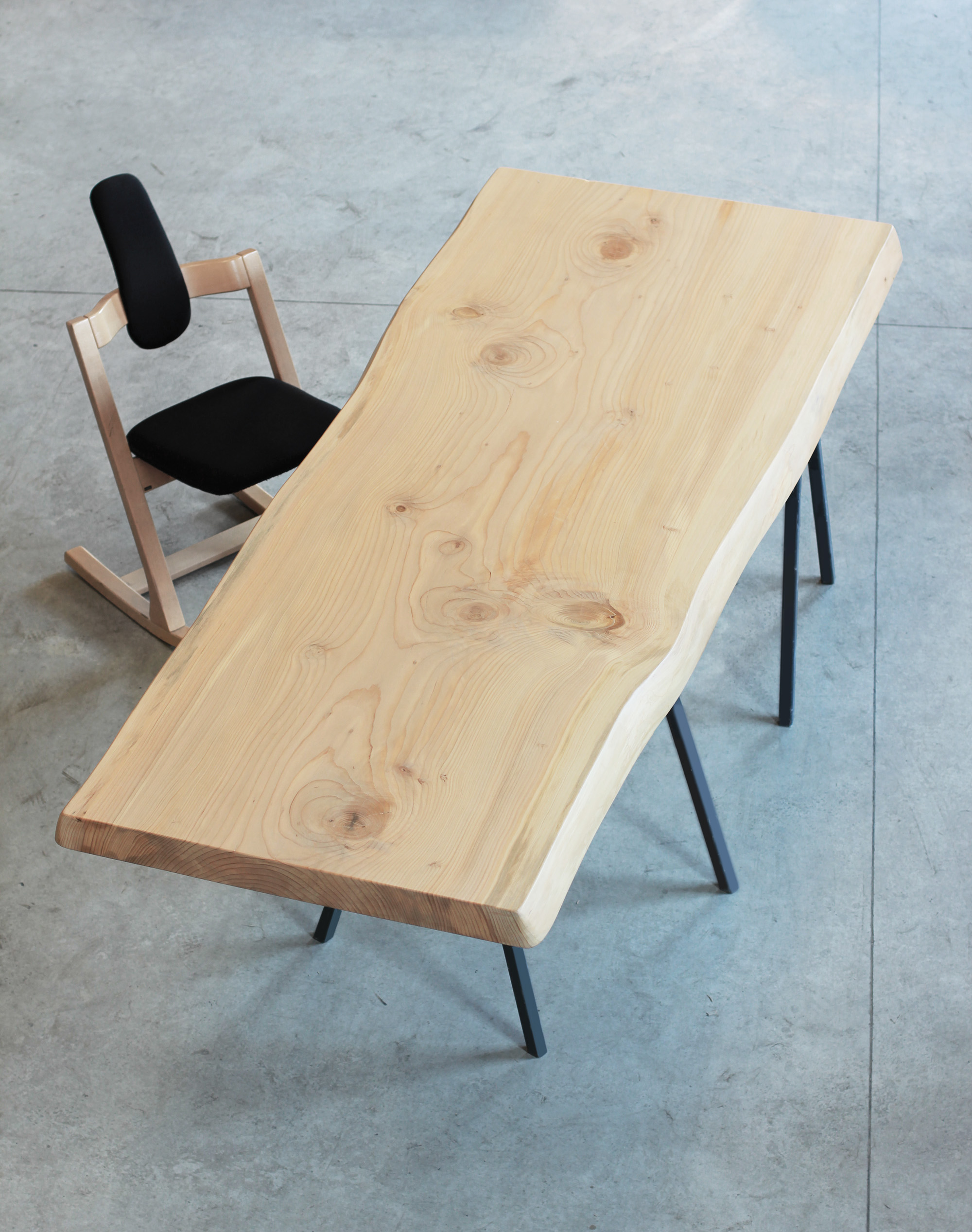 Tavolo-in-legno-scrivania-lecco