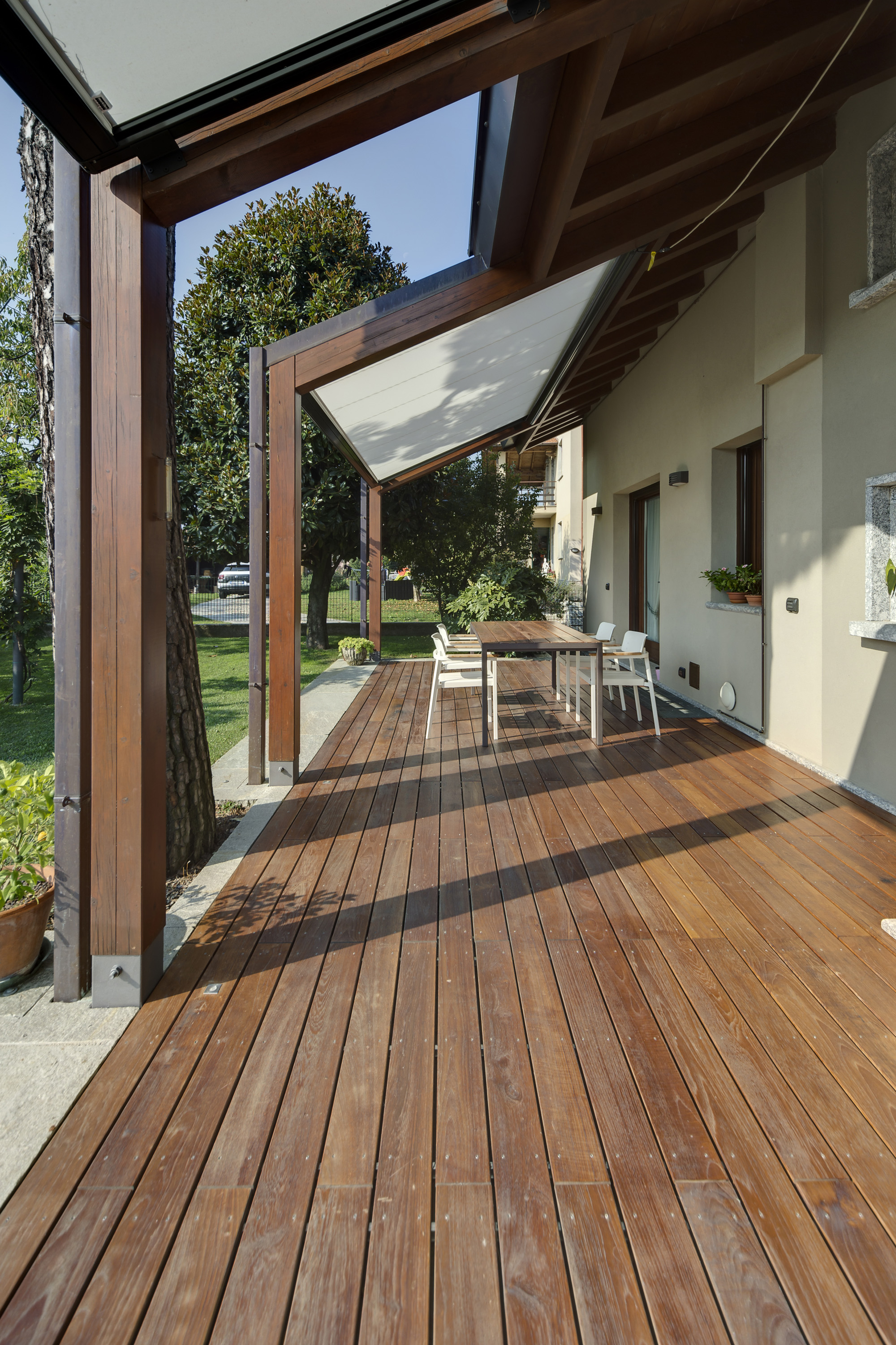 Pavimento-in-legno-veranda-como