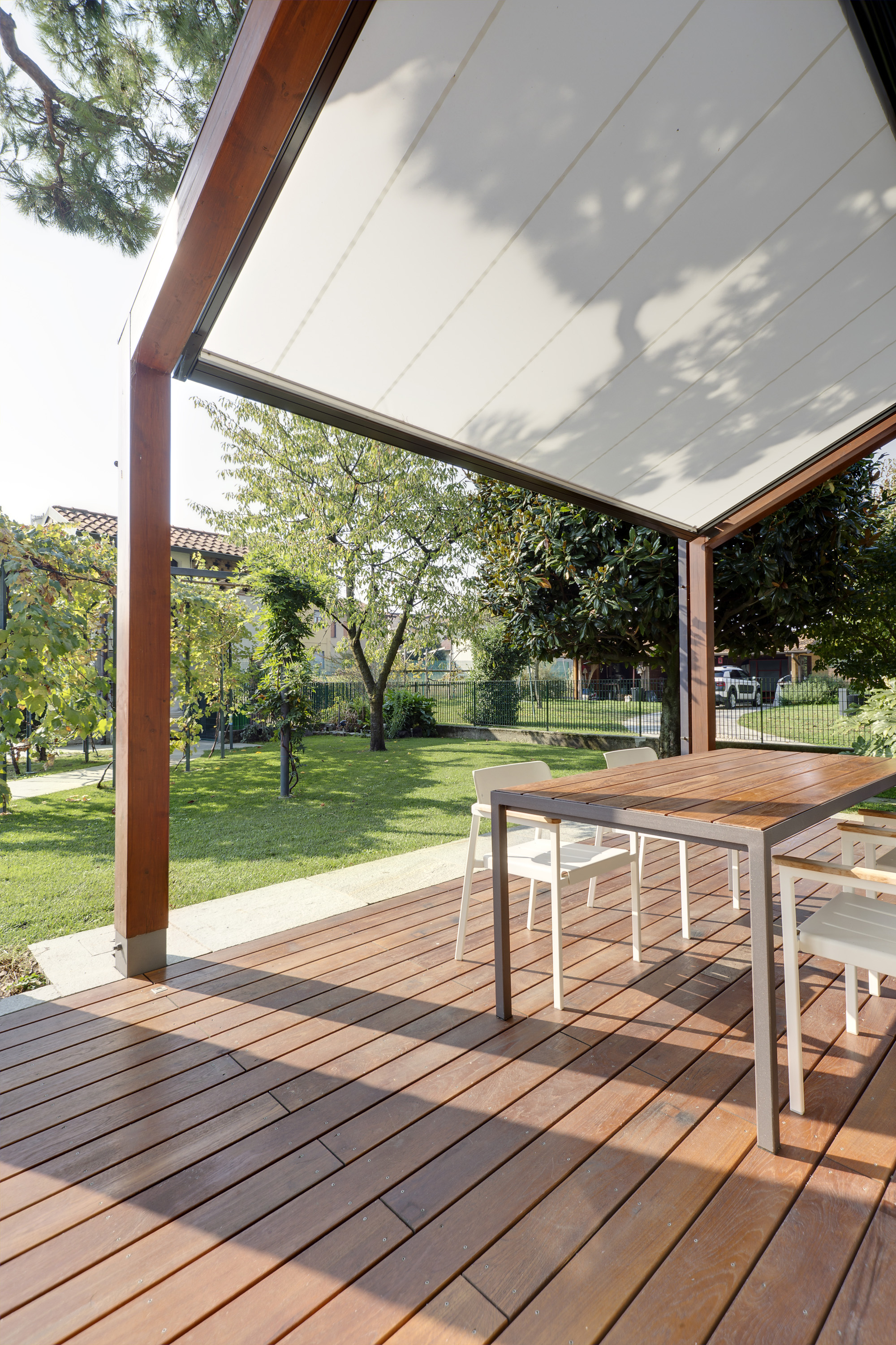Pavimento-in-legno-veranda-como