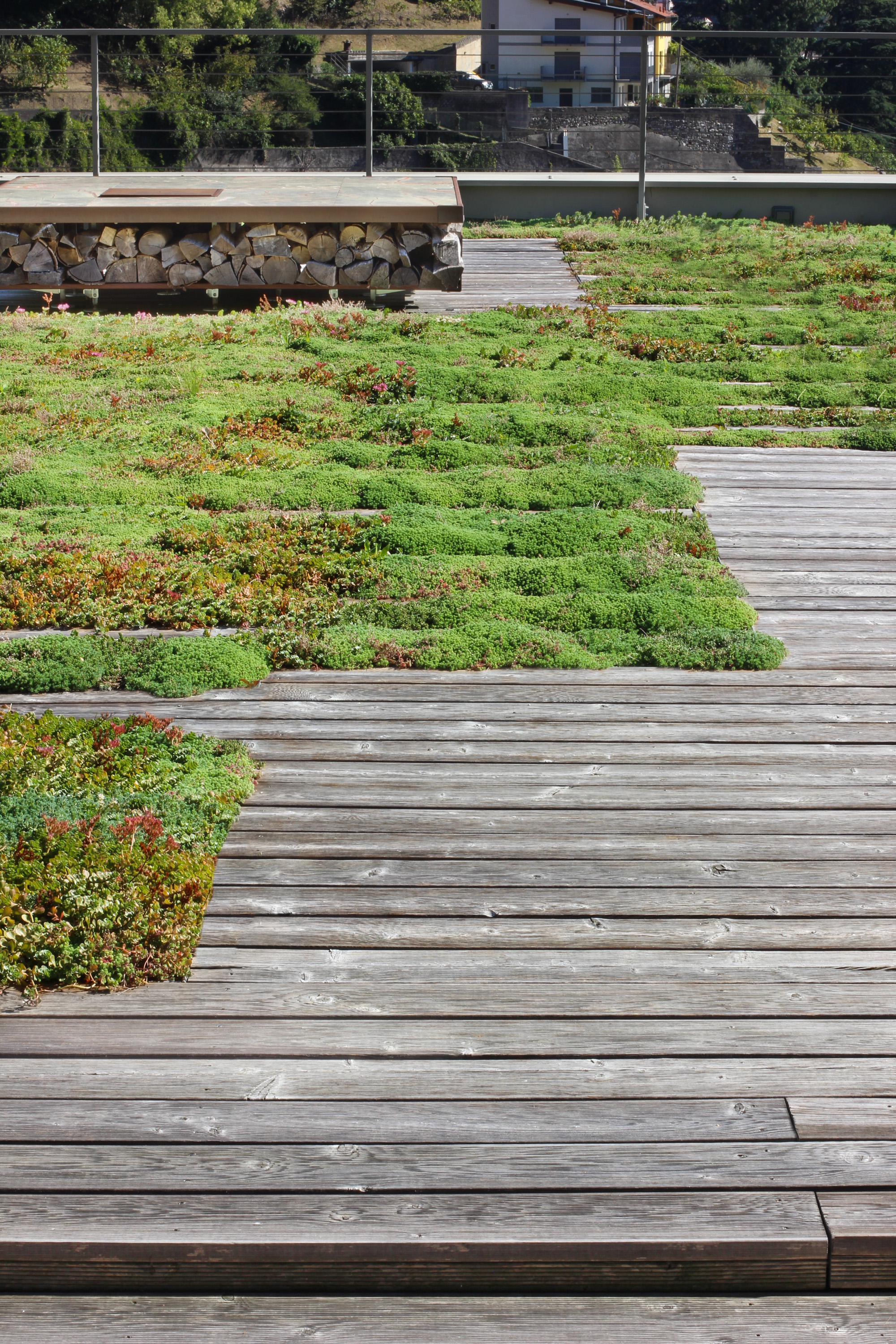 Pavimento-in-legno-giardino-lecco