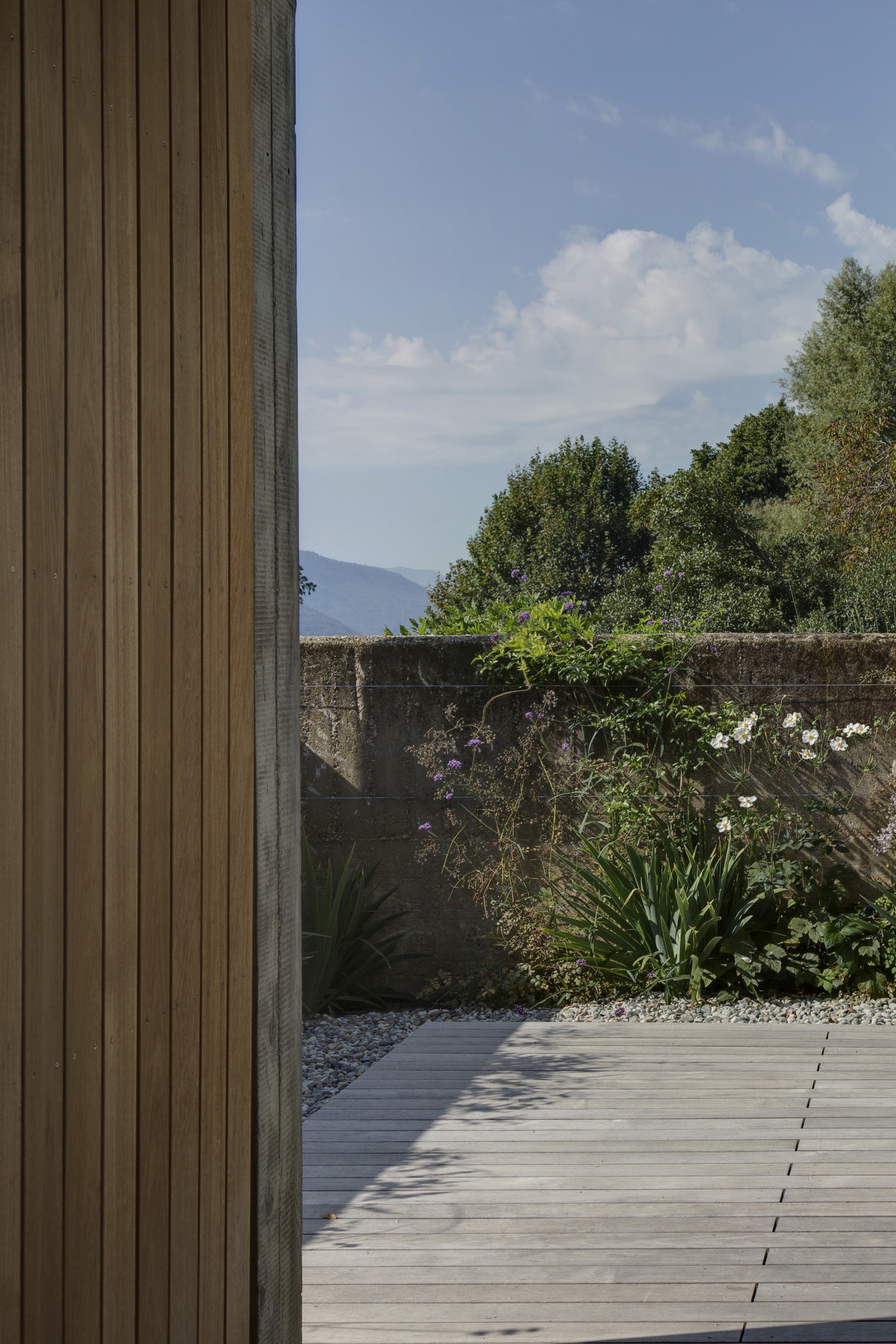 Decking-in-legno-casa-svizzera