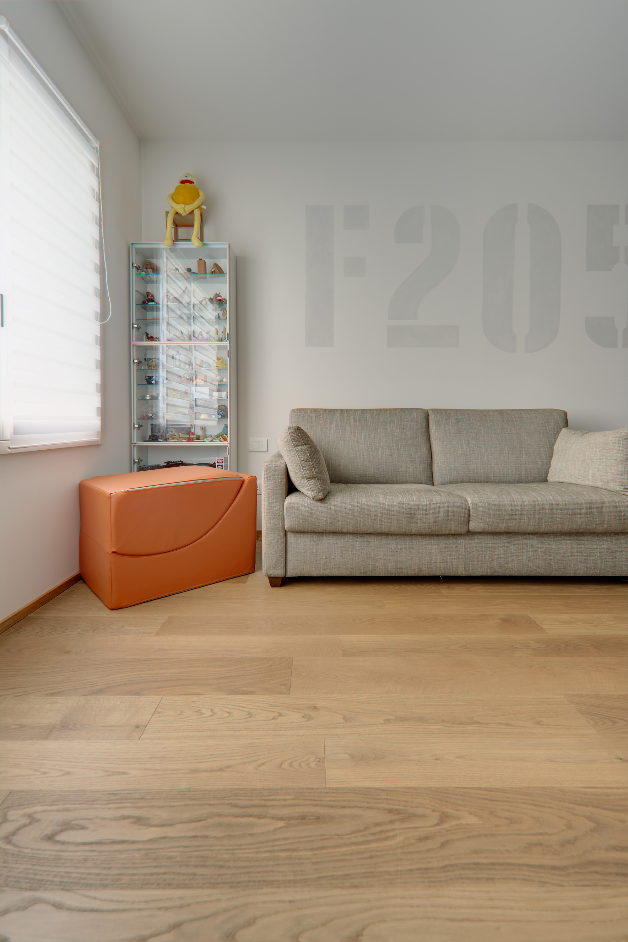 Pavimento-in-legno-salotto-monza