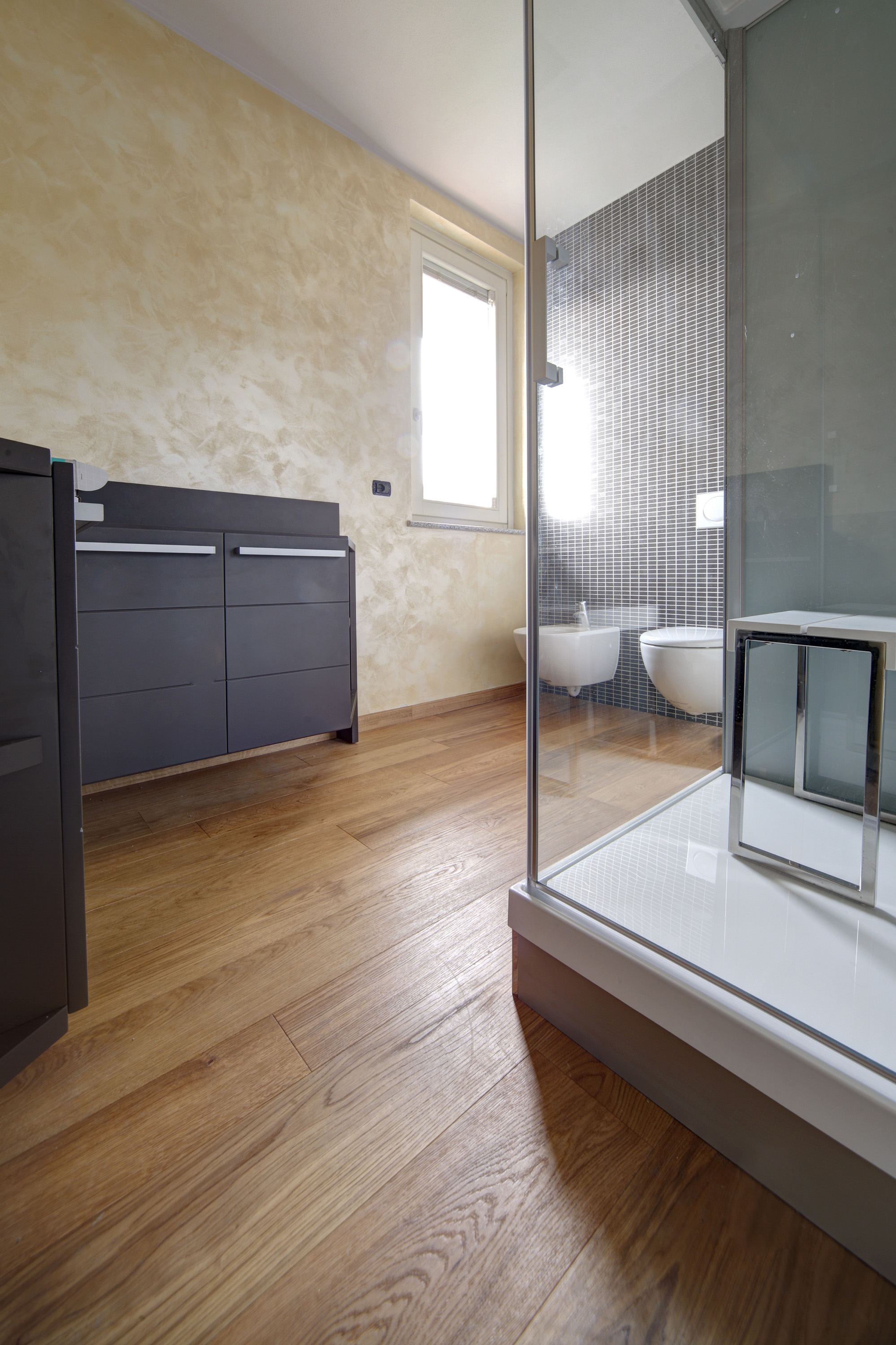 Pavimento-in-legno-bagno-lecco