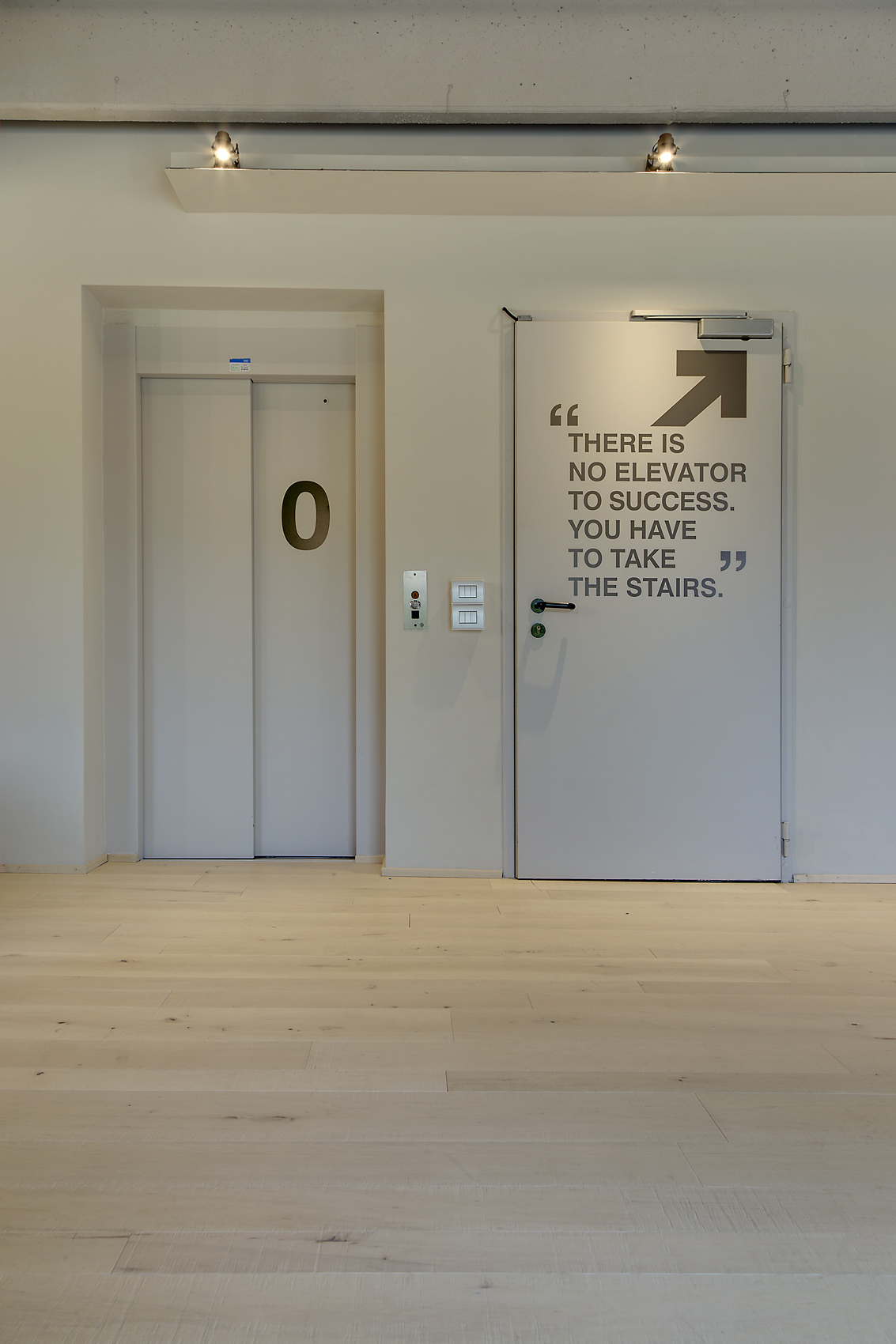 Pavimento-in-legno-ufficio-varese