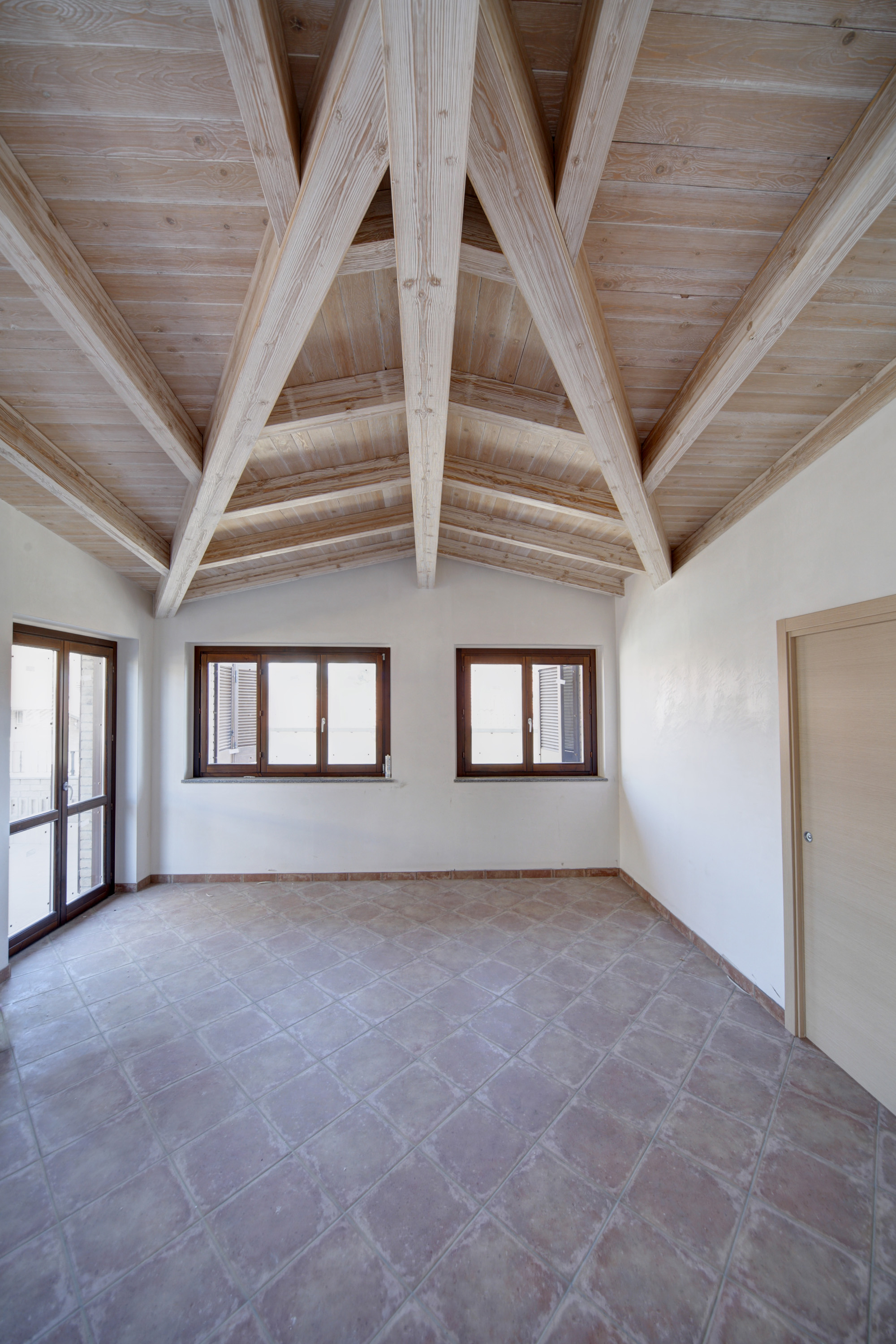 Tetto-in-legno-decapato-monza