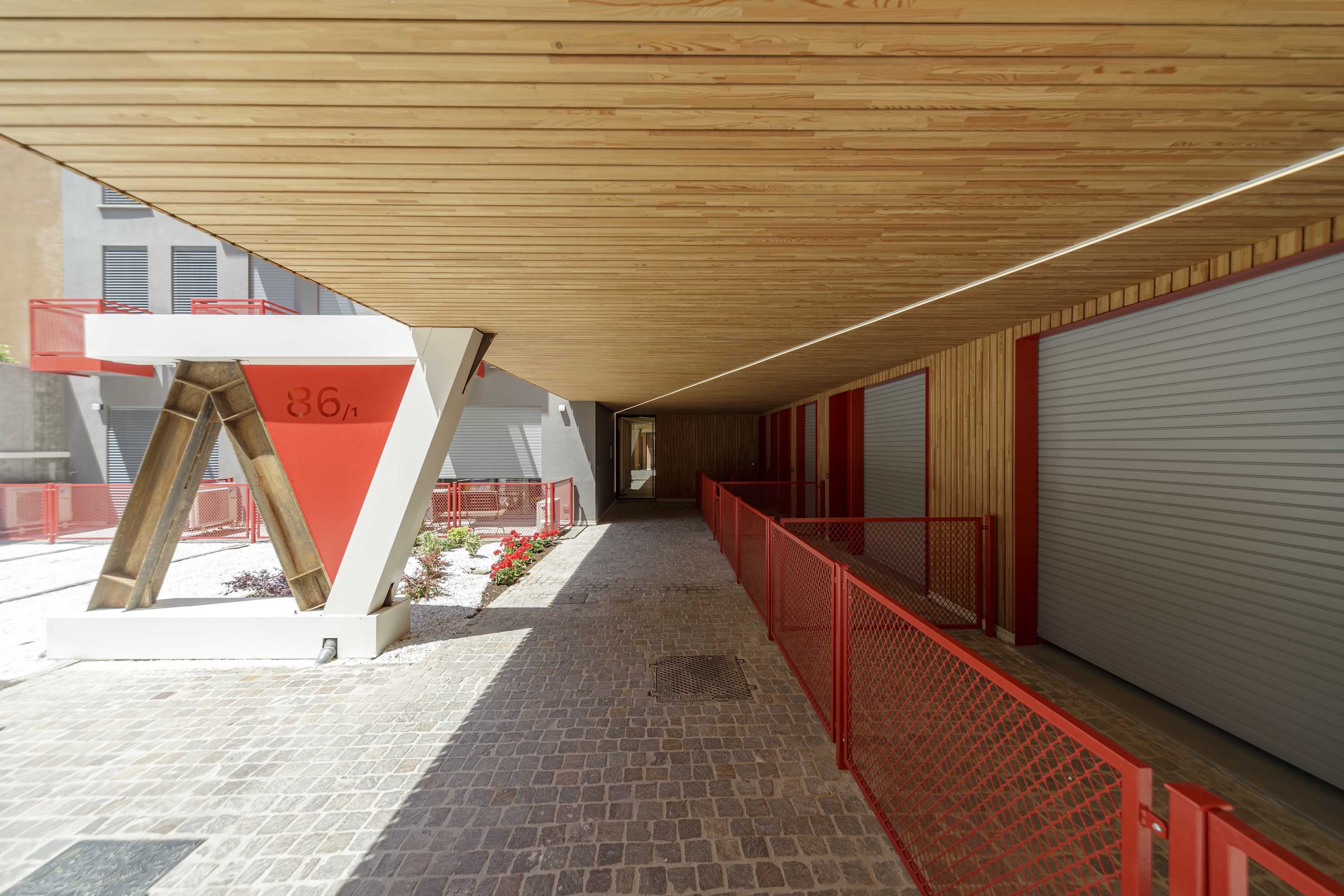 Facciata-in-legno-casa-